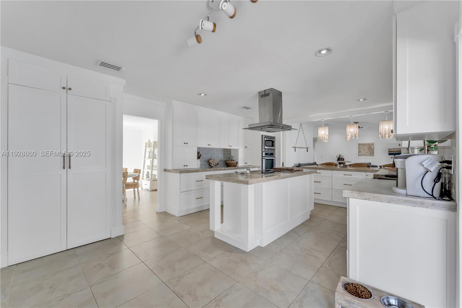 KINGS GROVE - Residential