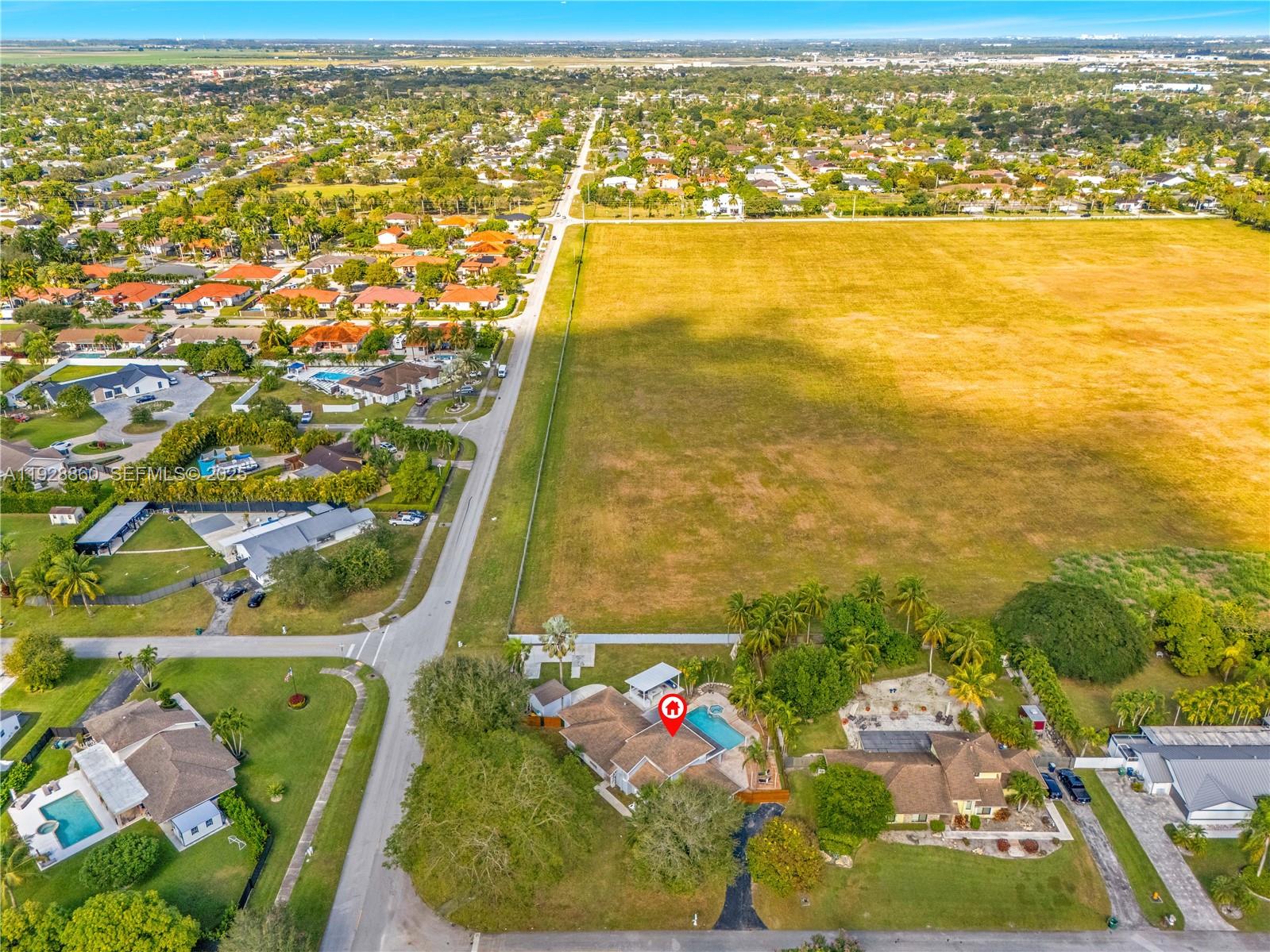 KINGS GROVE - Residential