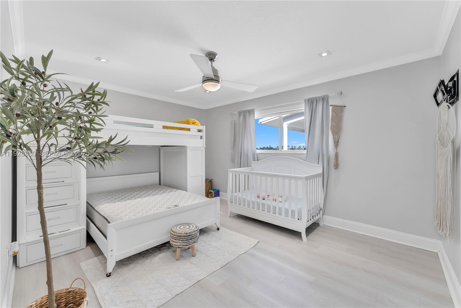 KINGS GROVE - Residential