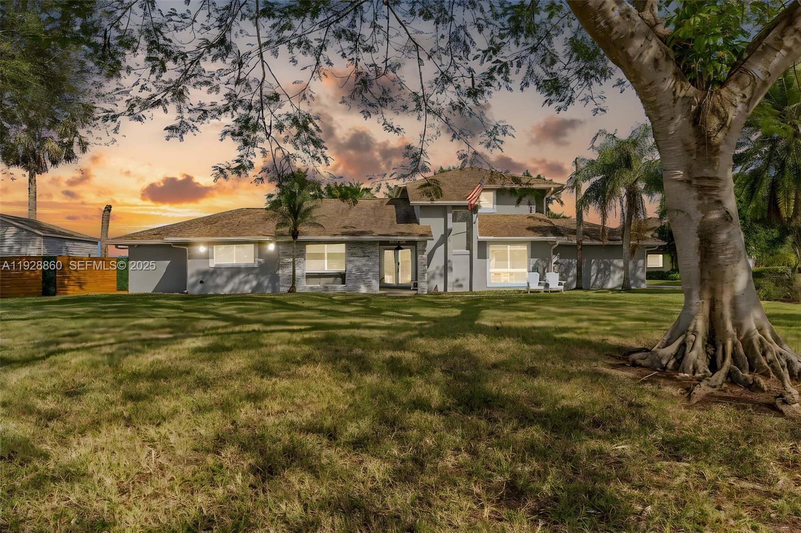 KINGS GROVE - Residential