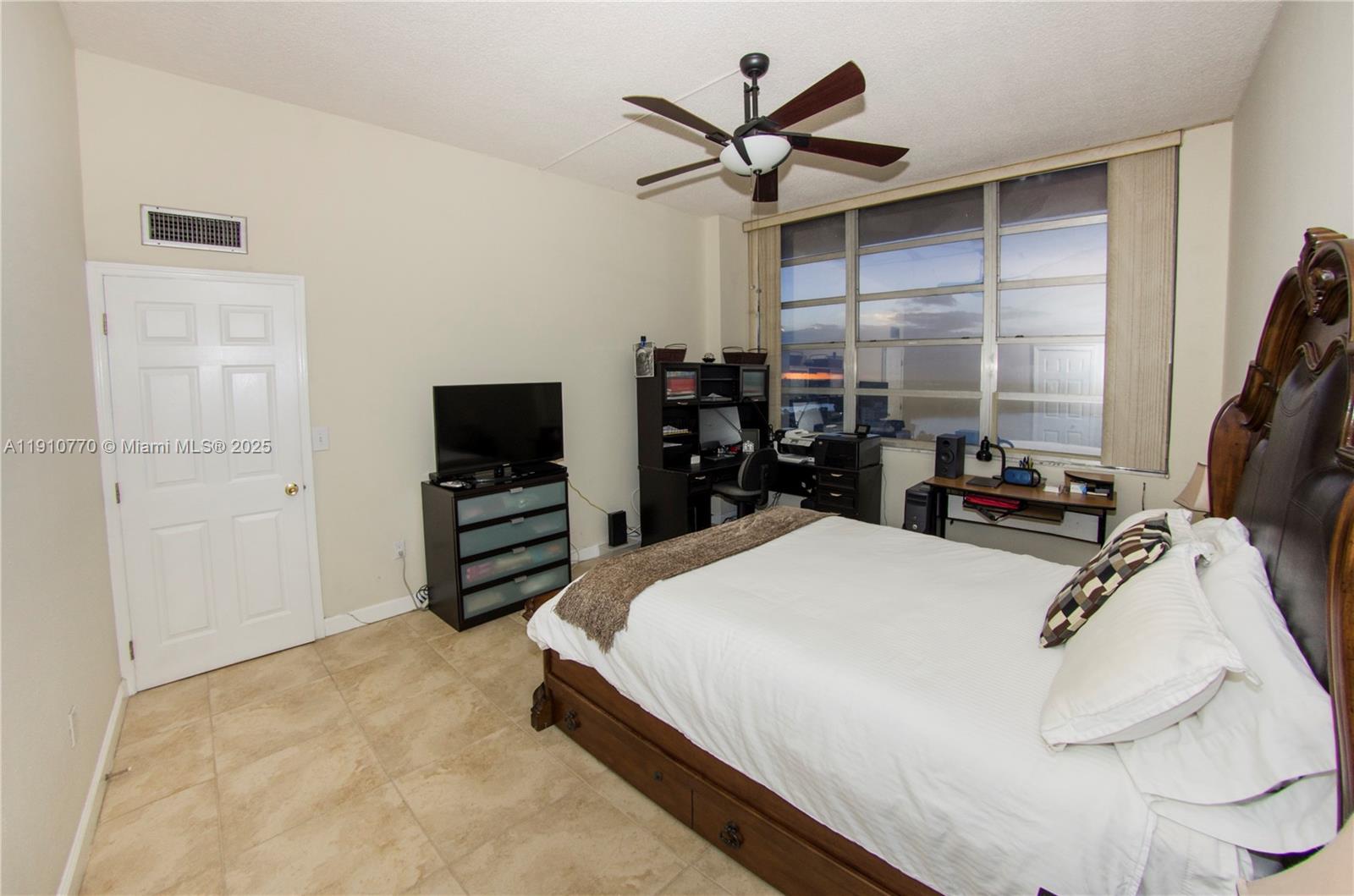 BUCKLEY TOWERS CONDO - Residential Lease