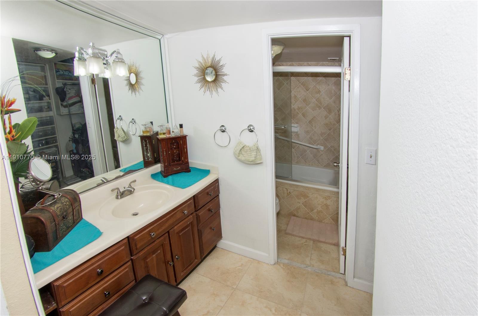 BUCKLEY TOWERS CONDO - Residential Lease