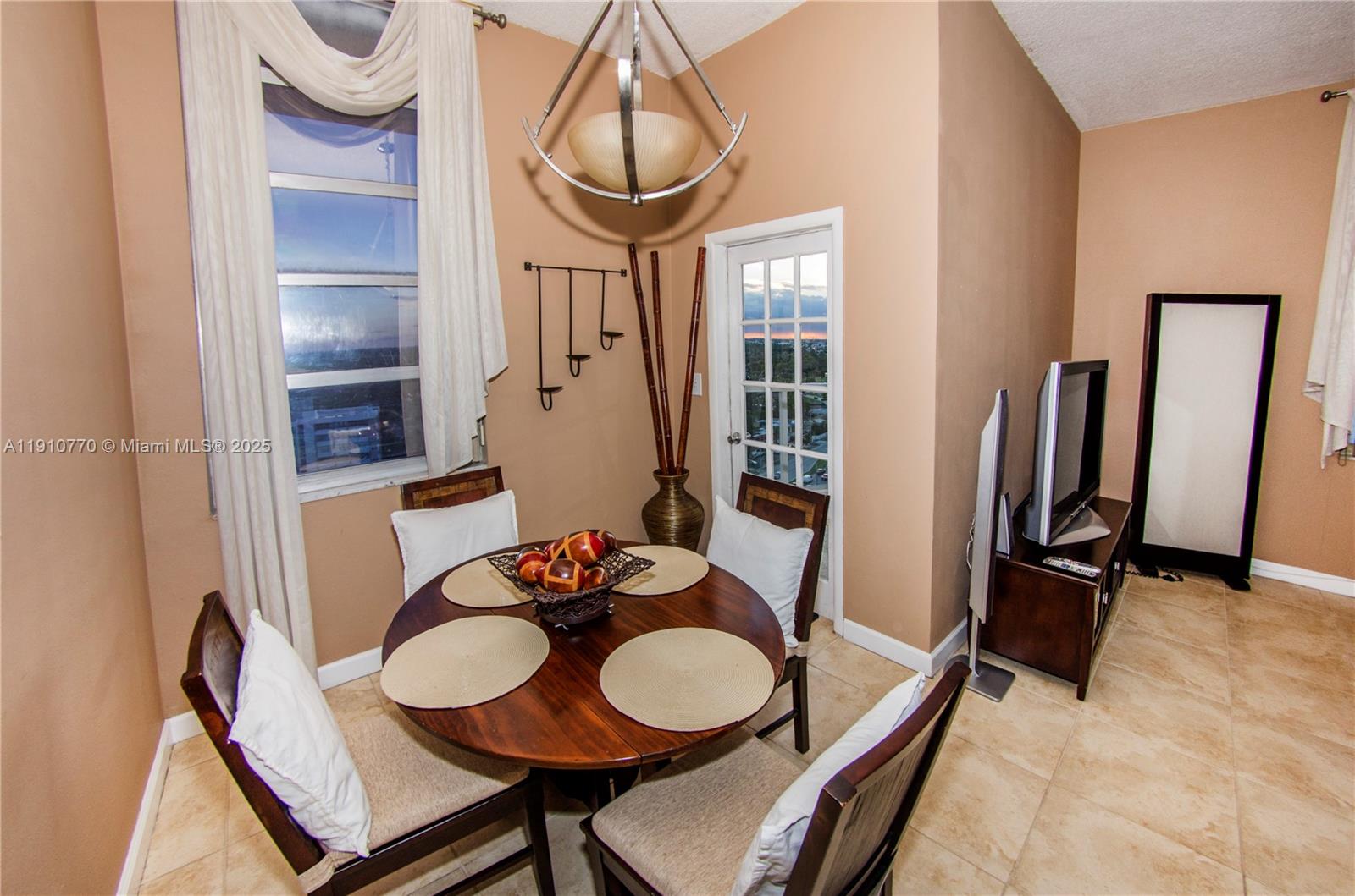 BUCKLEY TOWERS CONDO - Residential Lease