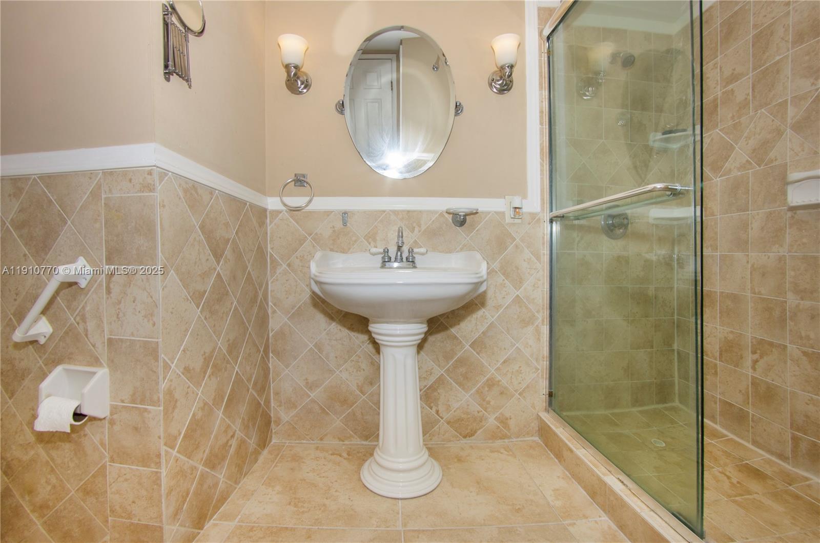 BUCKLEY TOWERS CONDO - Residential Lease