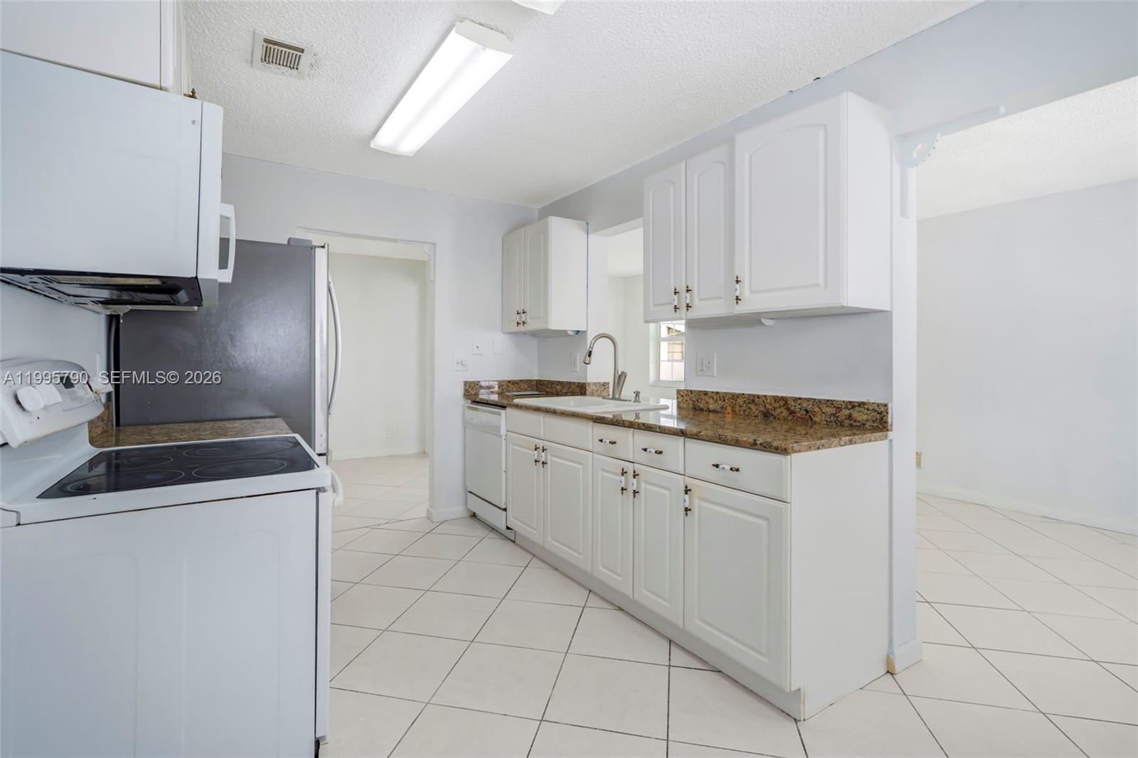 PALM BEACH LEISUREVILLE S - Residential Lease