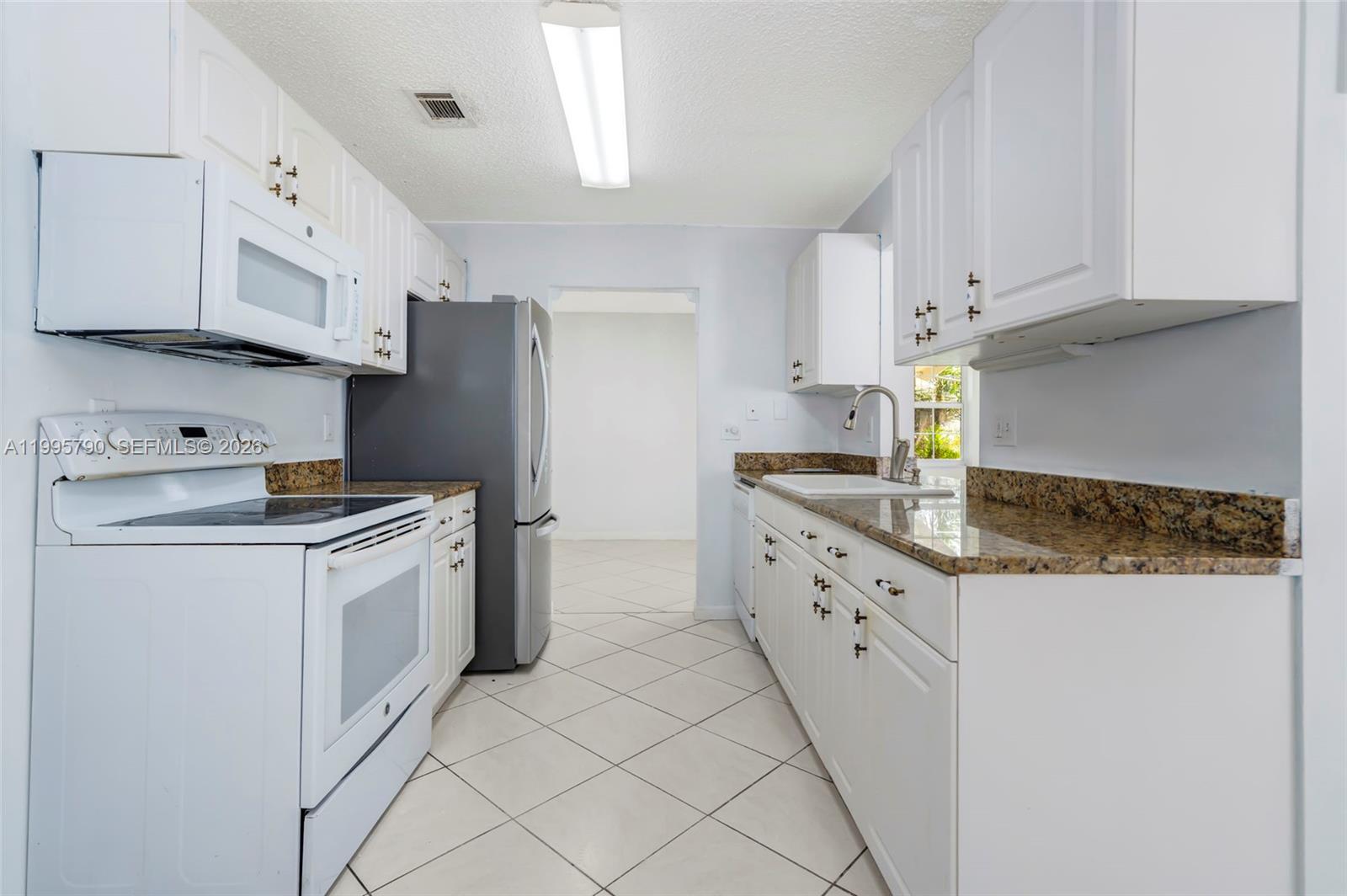 PALM BEACH LEISUREVILLE S - Residential Lease