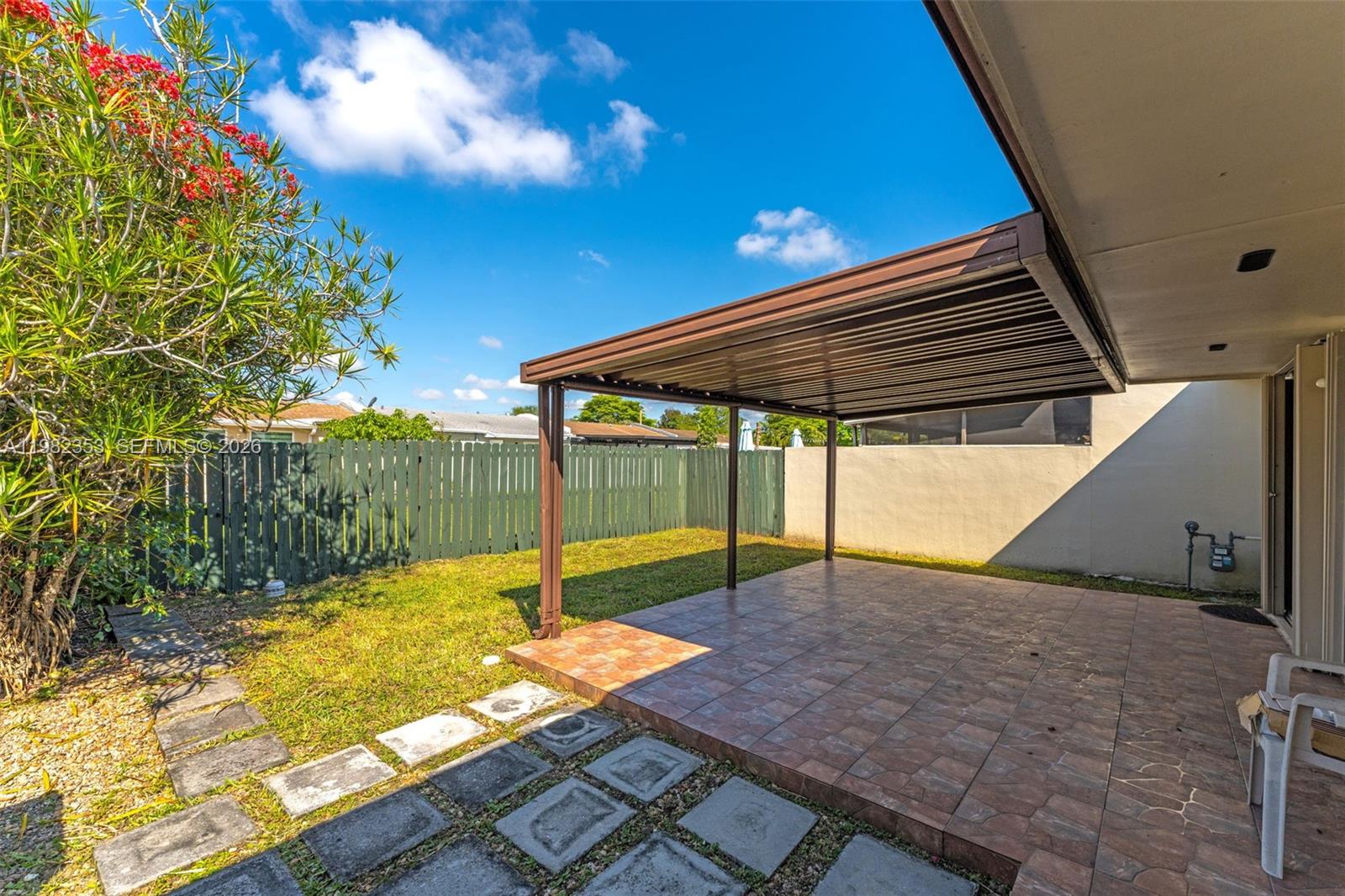 GREENGLADE VILLAS - Residential