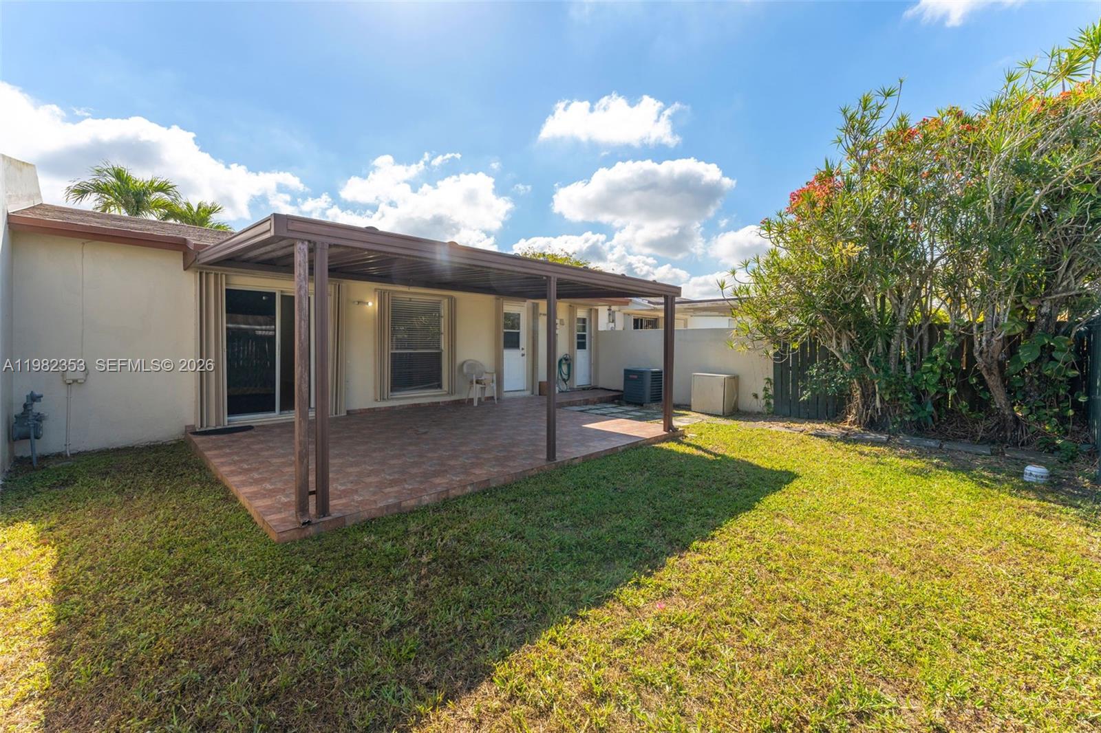 GREENGLADE VILLAS - Residential