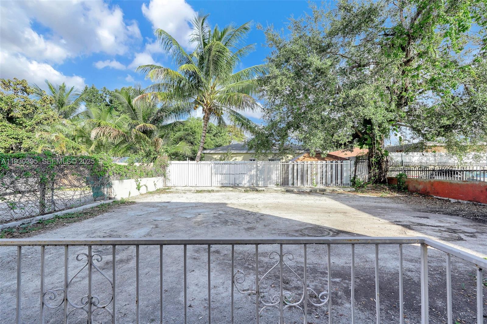 LITTLE RIVER GARDENS - Residential Lease