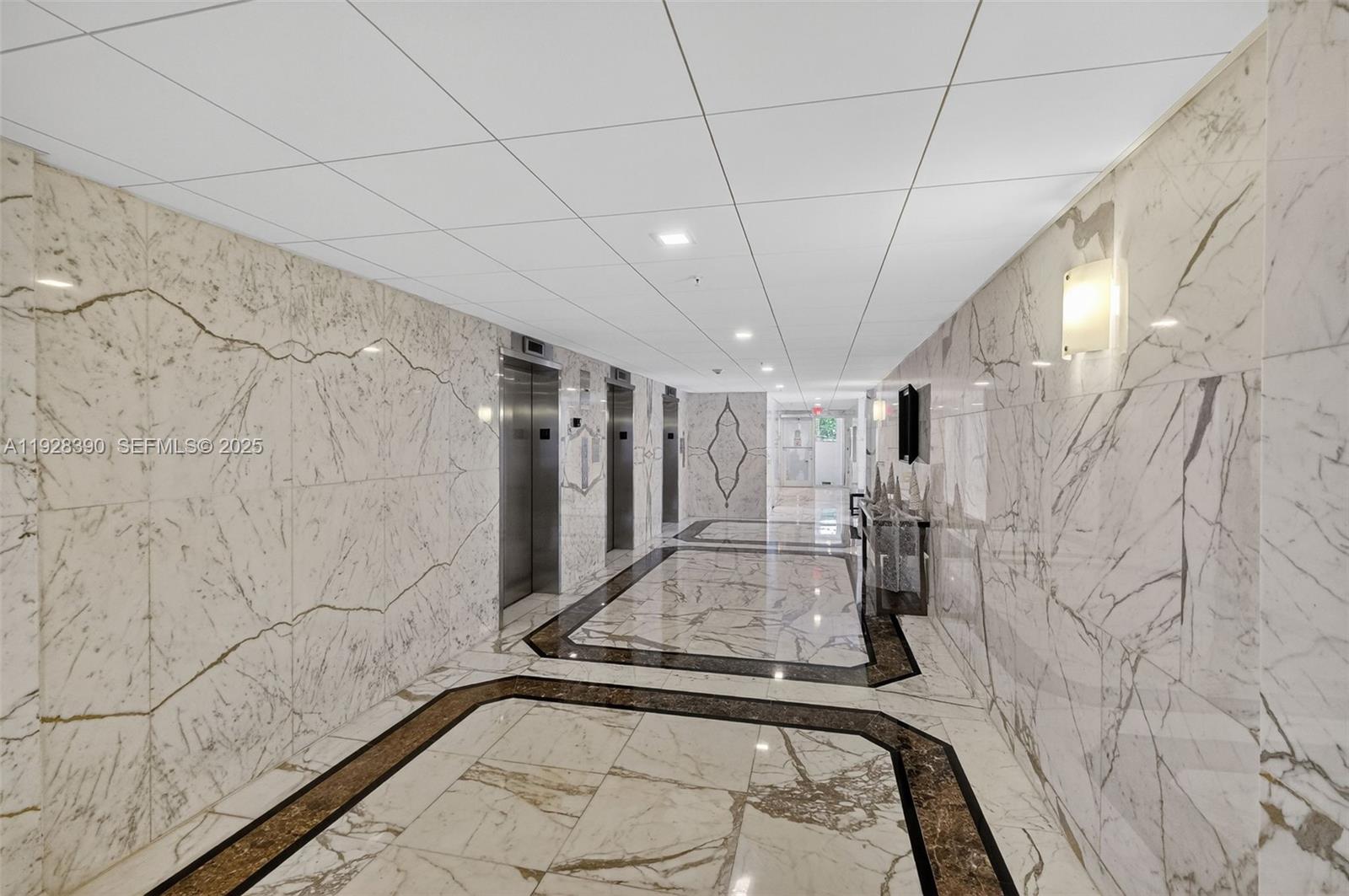 KEY BISCAYNE COMMODORE CL - Residential