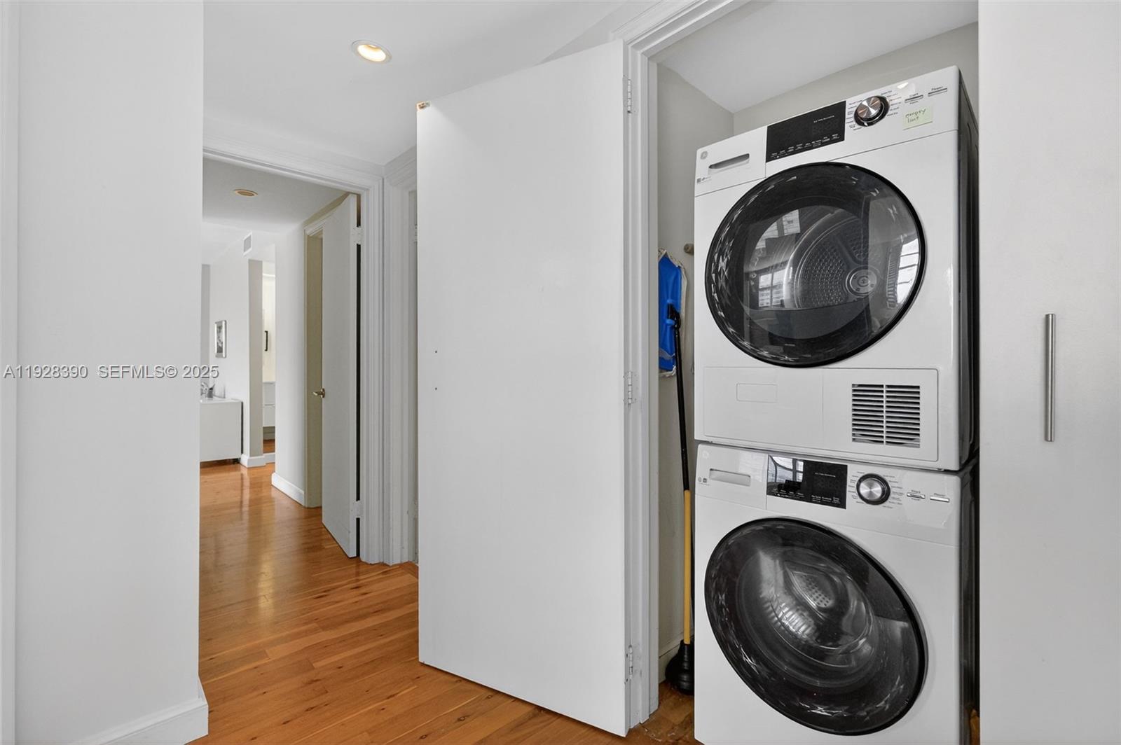 KEY BISCAYNE COMMODORE CL - Residential