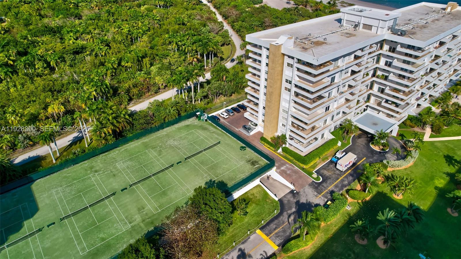 KEY BISCAYNE COMMODORE CL - Residential