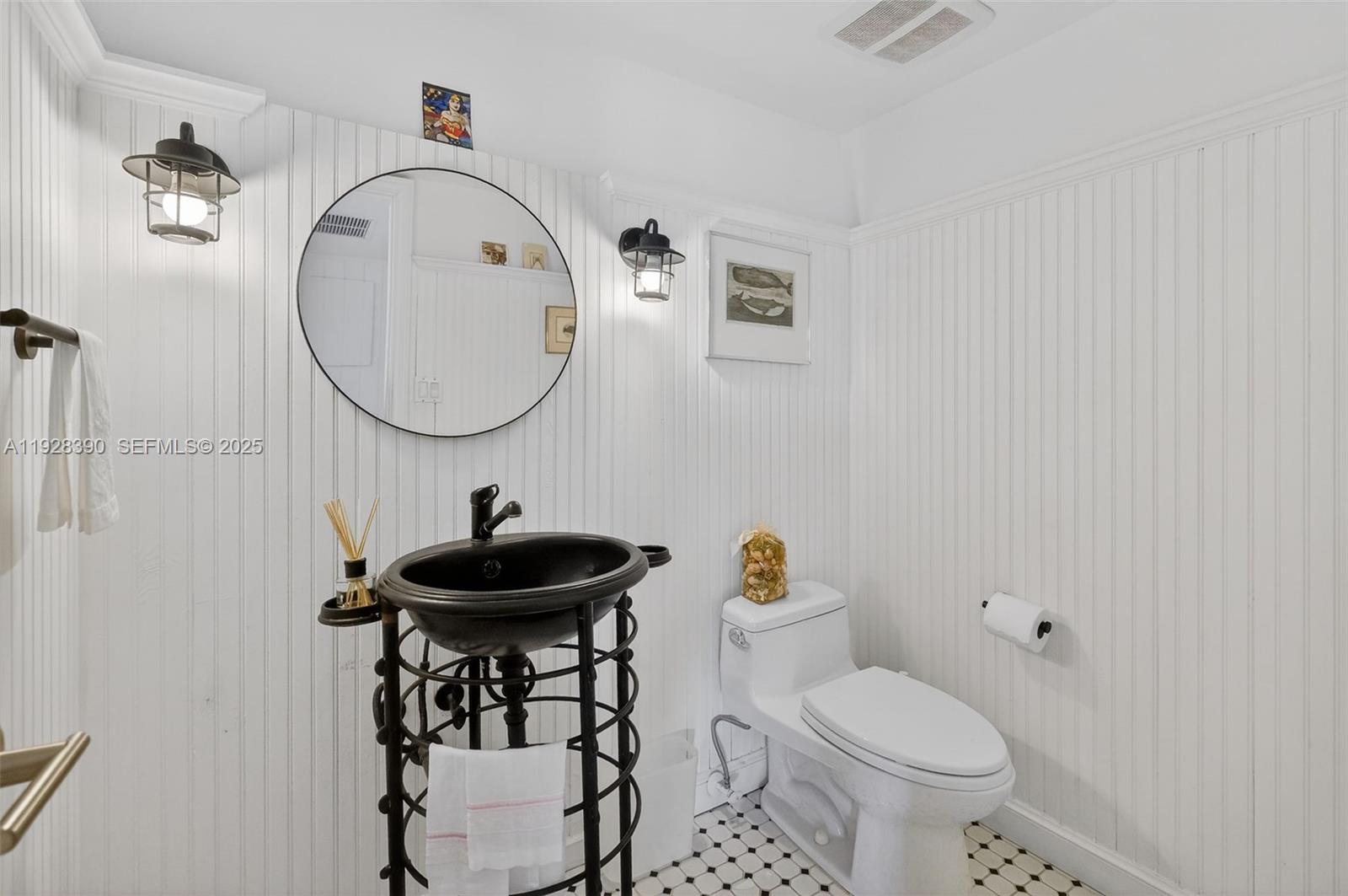 KEY BISCAYNE COMMODORE CL - Residential