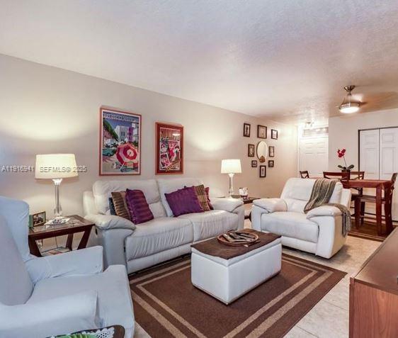 LAKE POINTE CONDOMINIUM - Residential