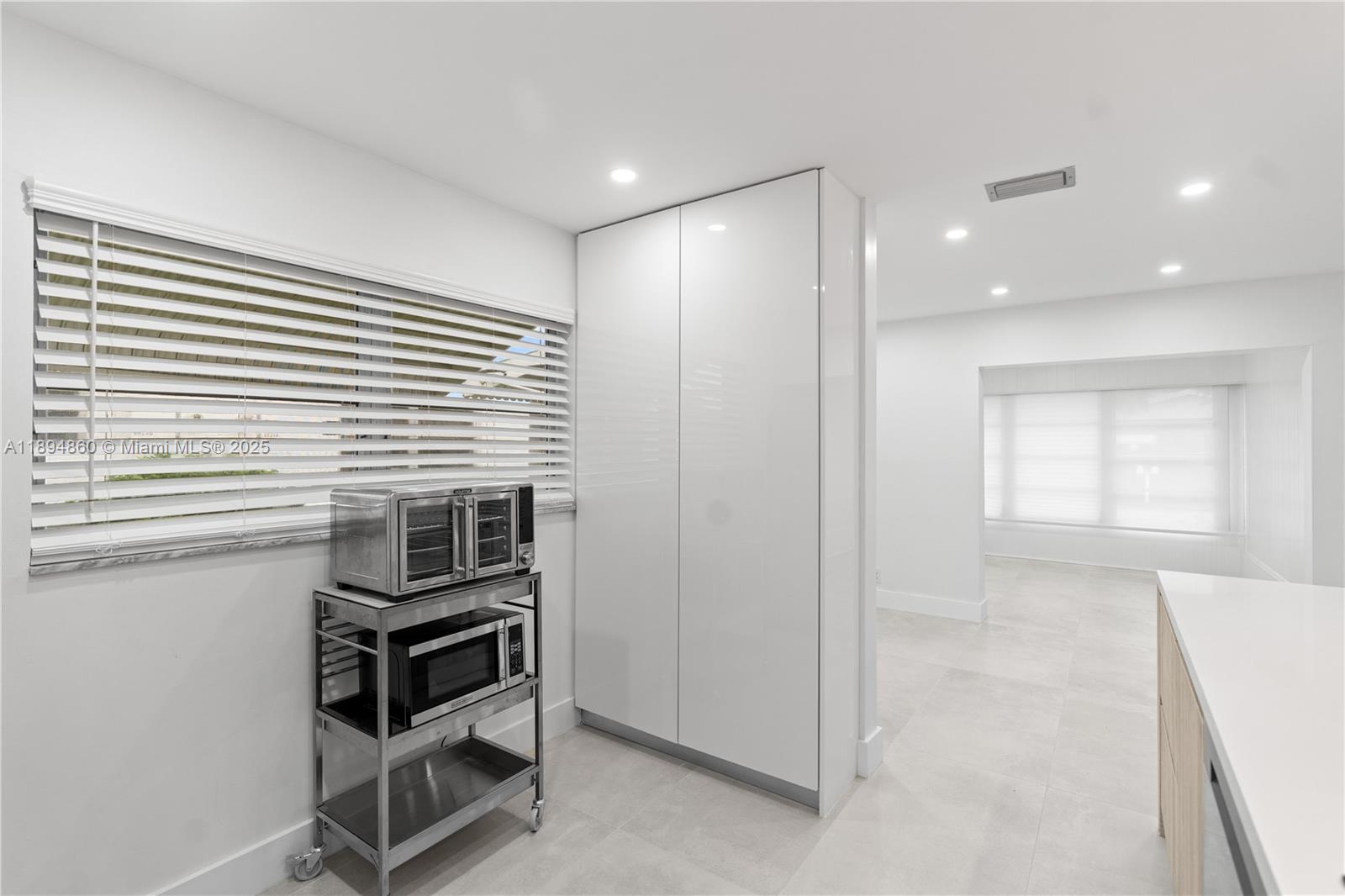 LAUDERDALE WEST CONDO NO - Residential Lease