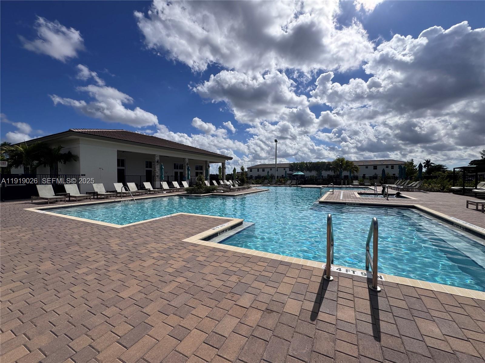 GOLF ESTS 1ST ADDN - Residential