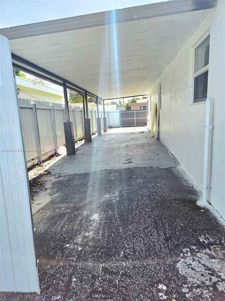 HOLLYWOOD HEIGHTS ESTATES - Residential Lease