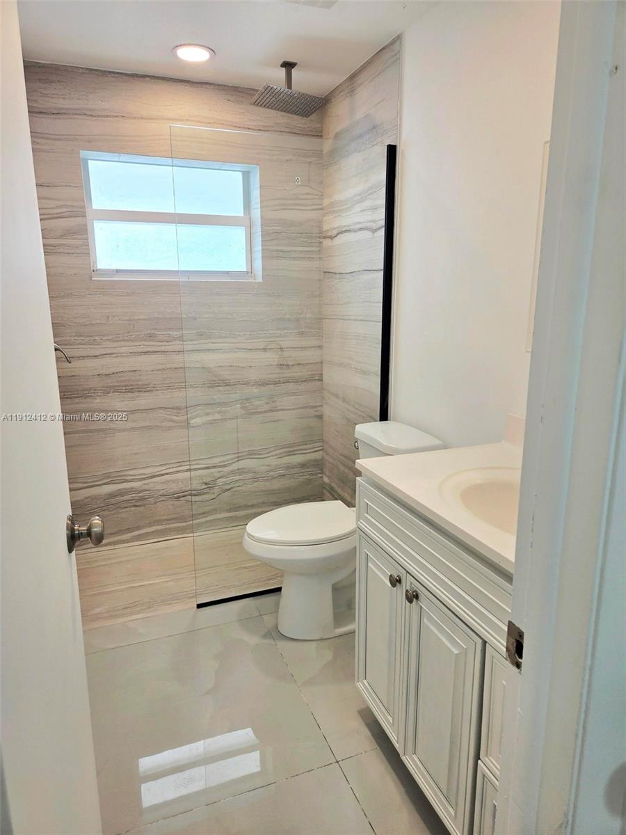 HOLLYWOOD HEIGHTS ESTATES - Residential Lease