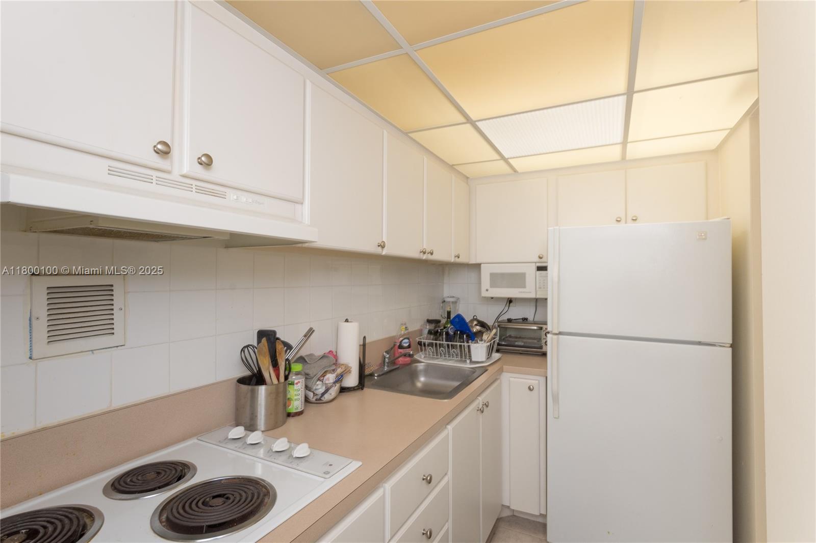 MIRADOR 1200 CONDO - Residential Lease