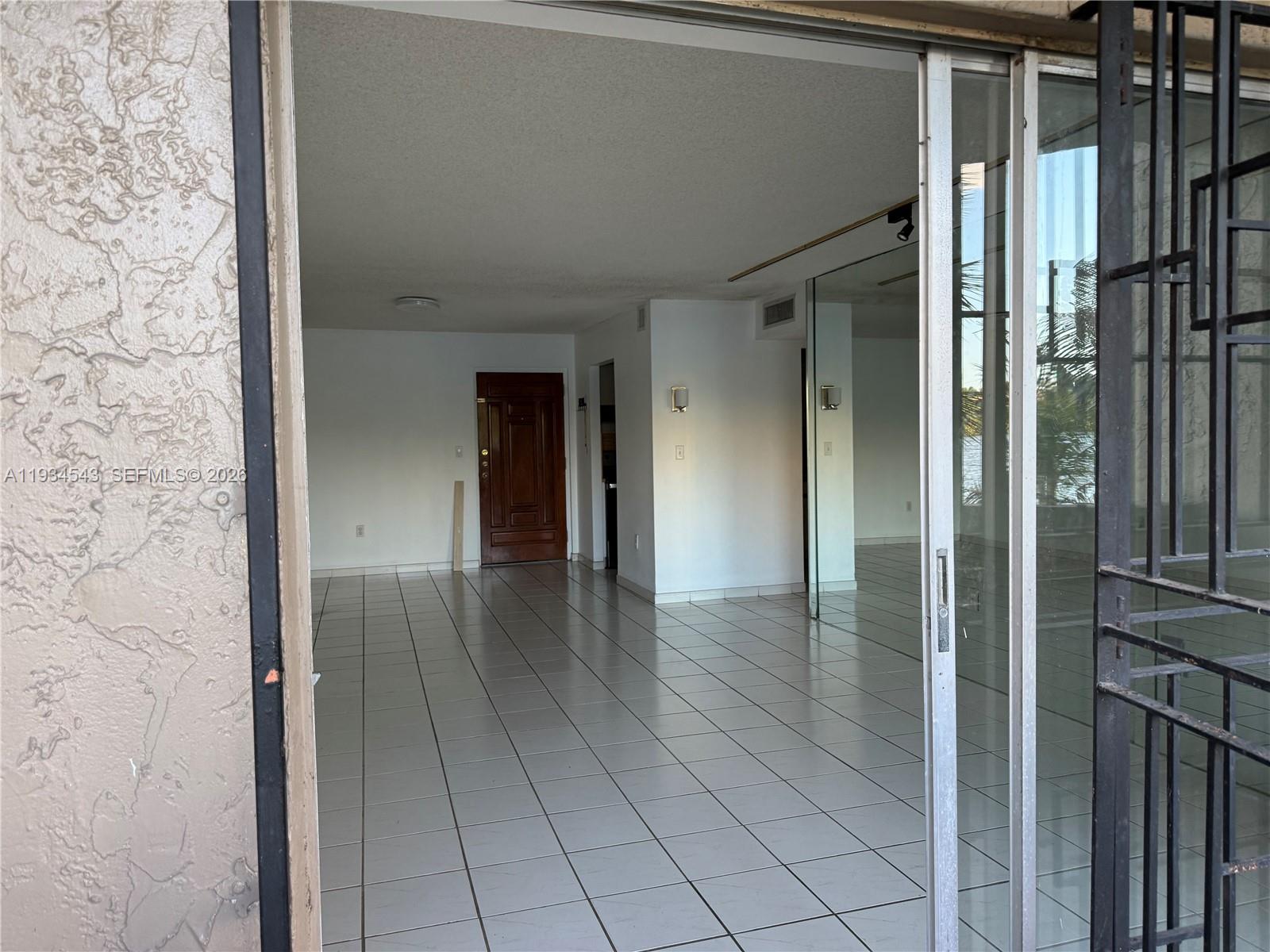 EL CID CONDO - Residential