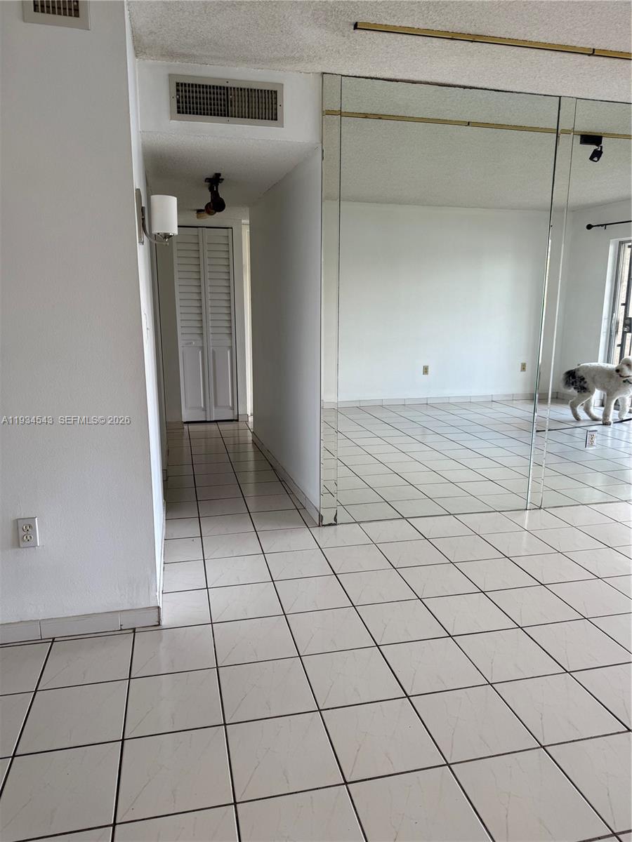 EL CID CONDO - Residential