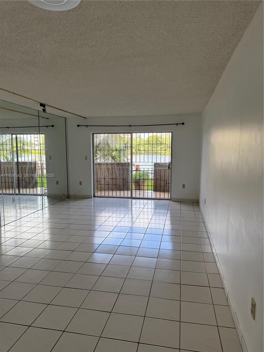 EL CID CONDO - Residential