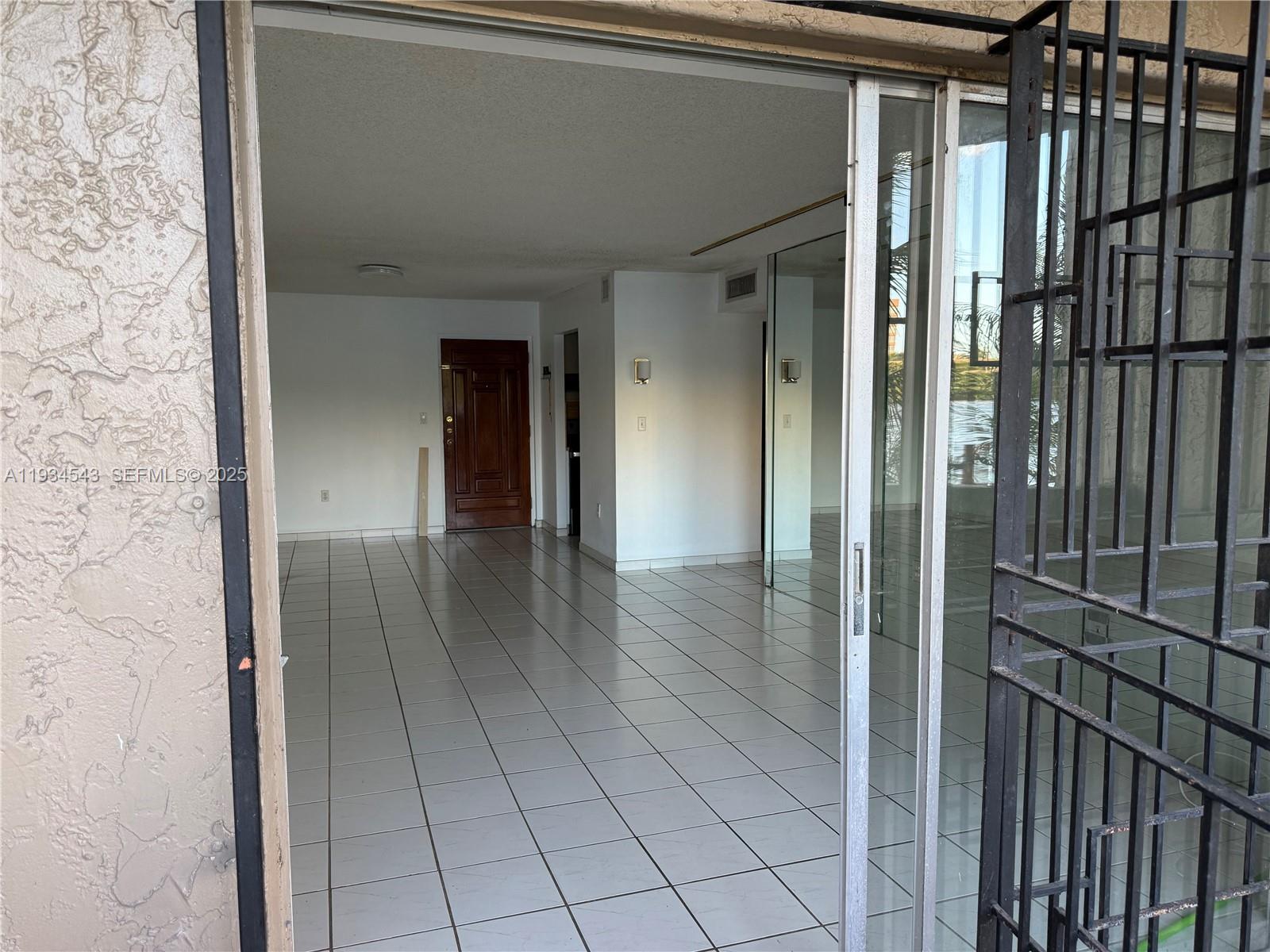 EL CID CONDO - Residential