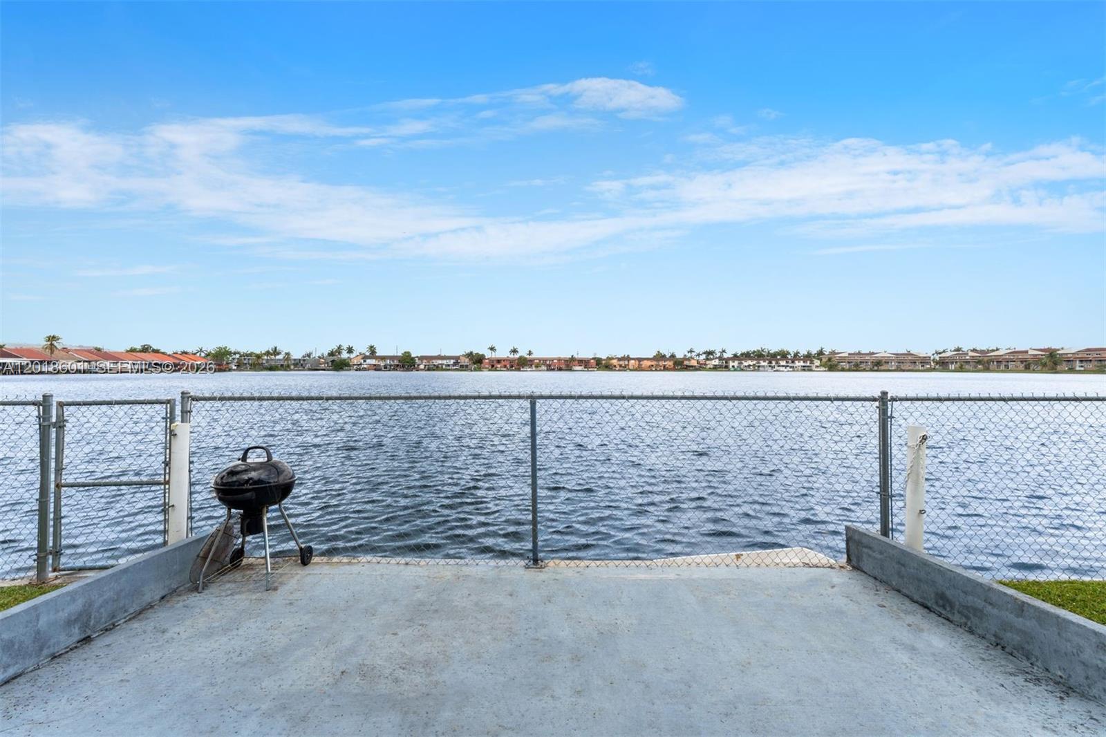 LAGO AZUL CONDO - Residential