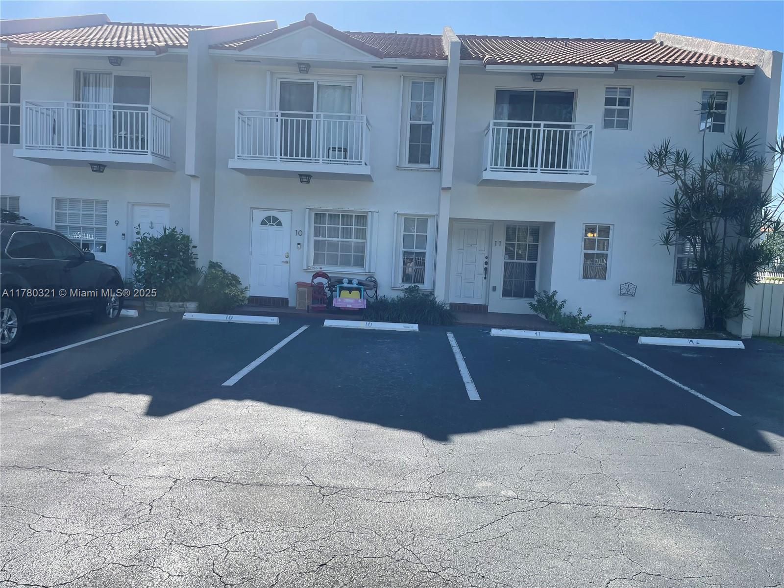 Rental Property at 2050 Ne 140 St 11, North Miami Beach, Miami-Dade County, Florida - Bedrooms: 3 
Bathrooms: 3  - $3,150 MO.