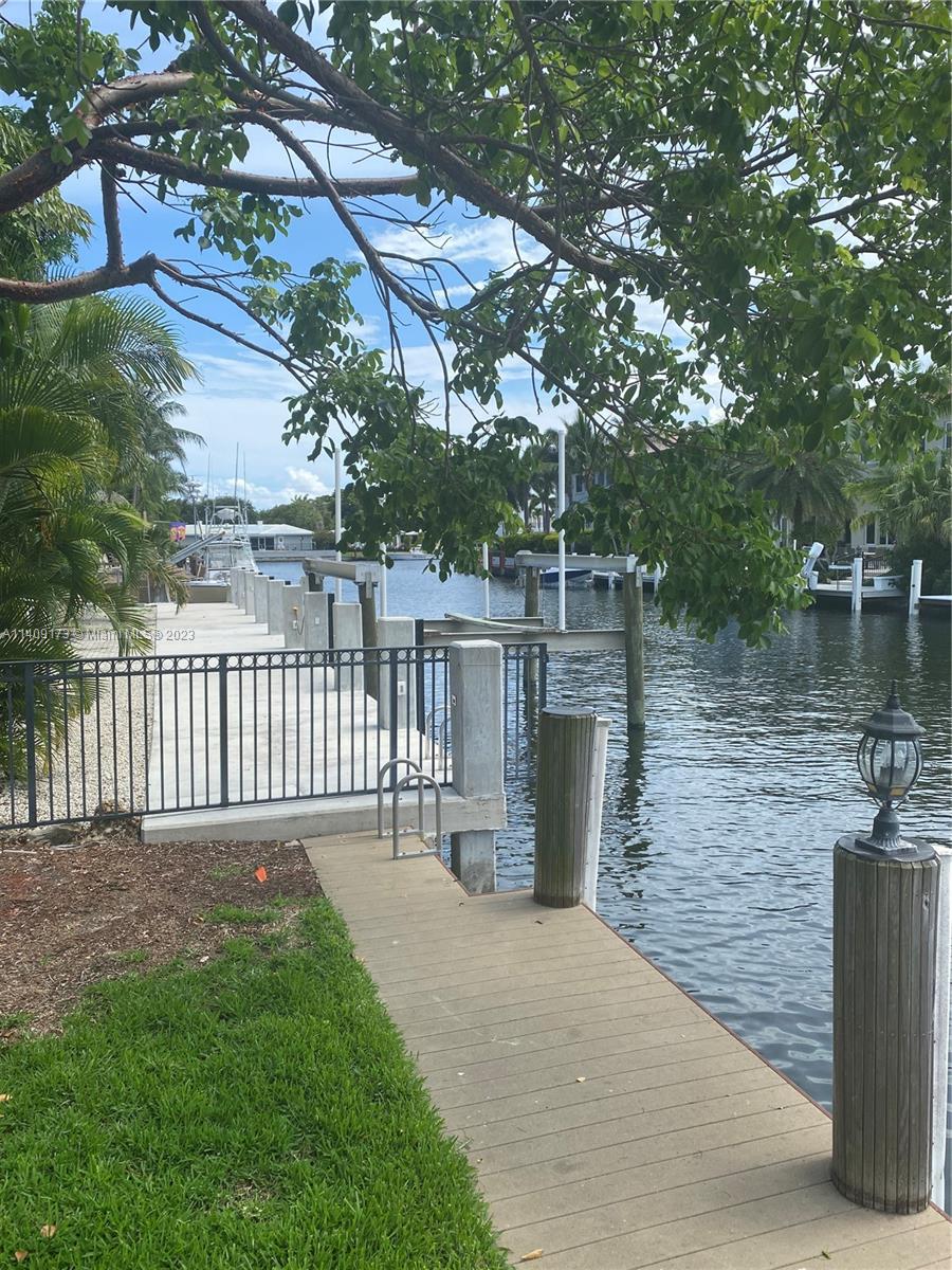 VENETIAN ISLES 1ST SEC - Residential