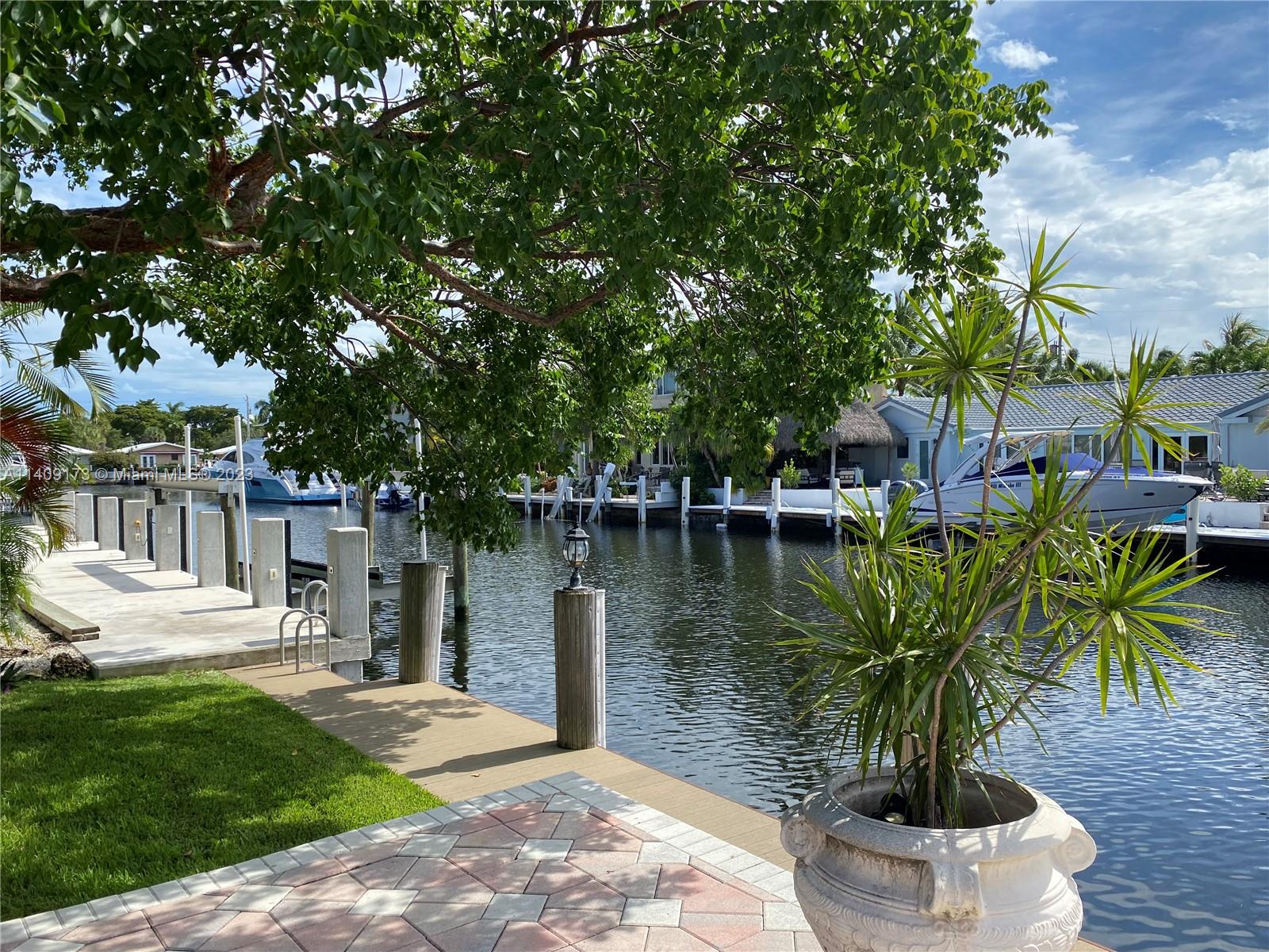 VENETIAN ISLES 1ST SEC - Residential