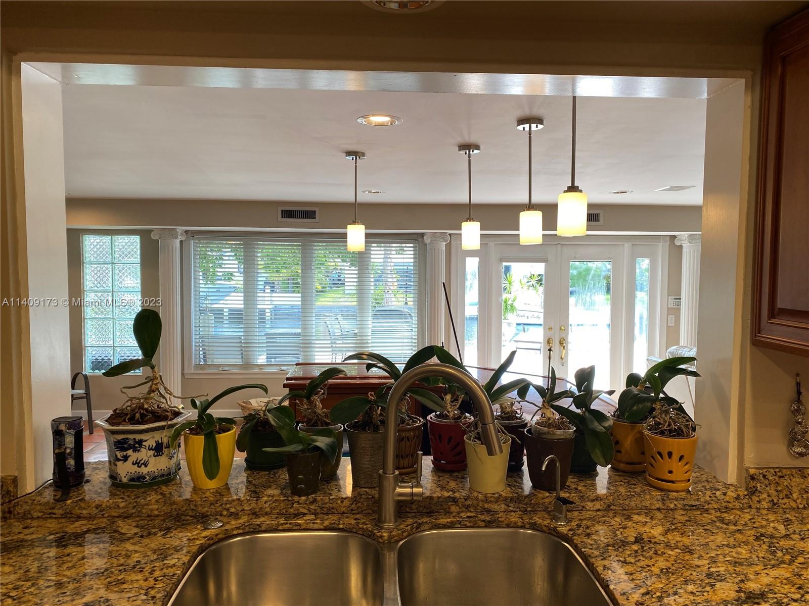 VENETIAN ISLES 1ST SEC - Residential