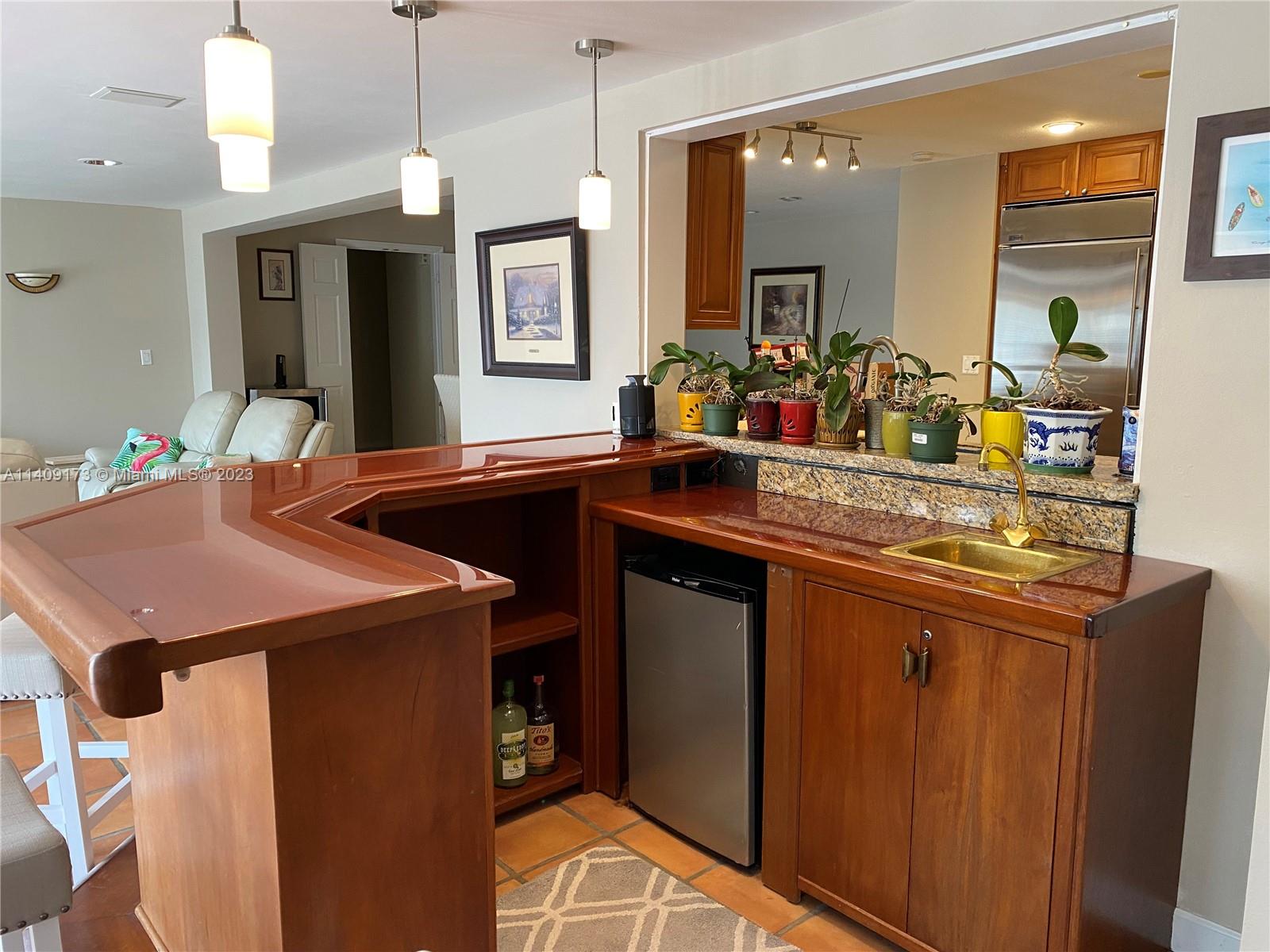 VENETIAN ISLES 1ST SEC - Residential