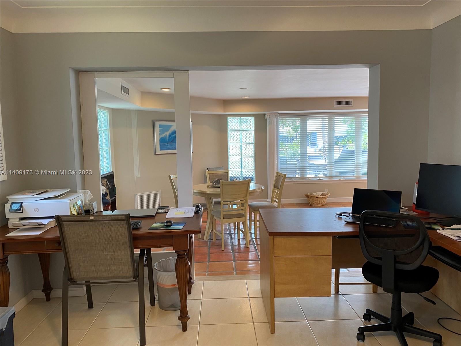 VENETIAN ISLES 1ST SEC - Residential