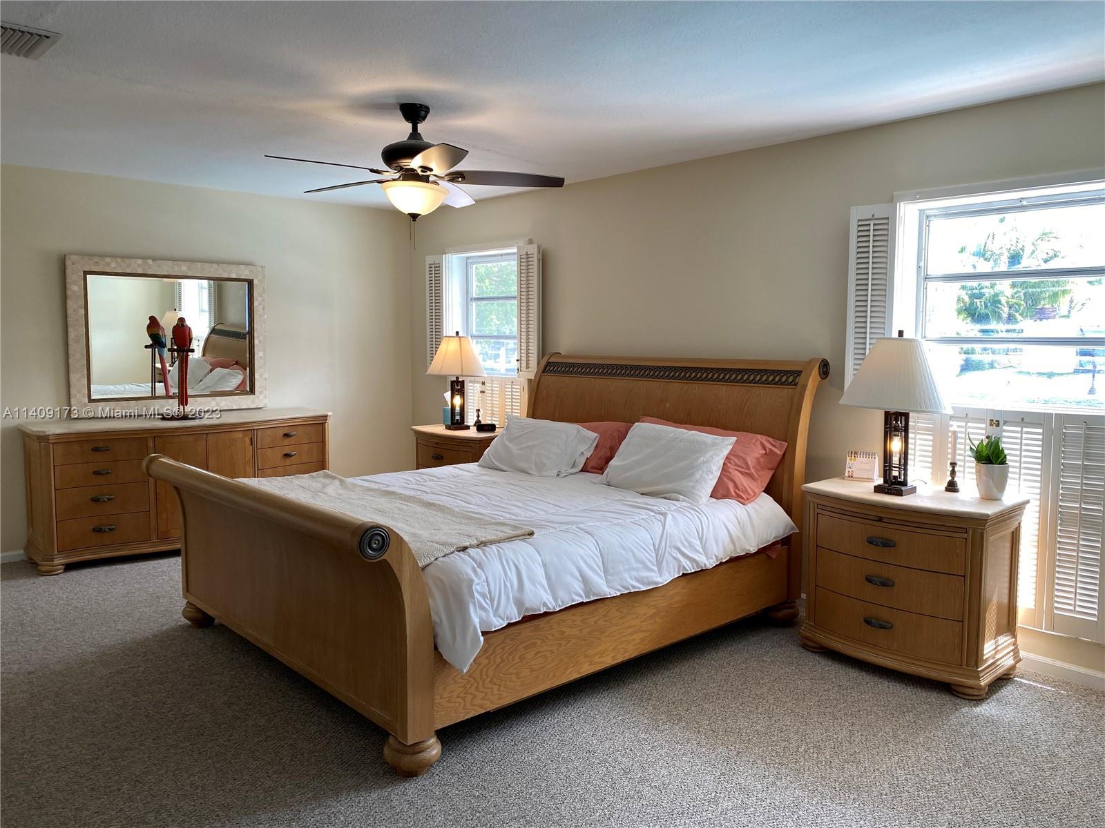 VENETIAN ISLES 1ST SEC - Residential