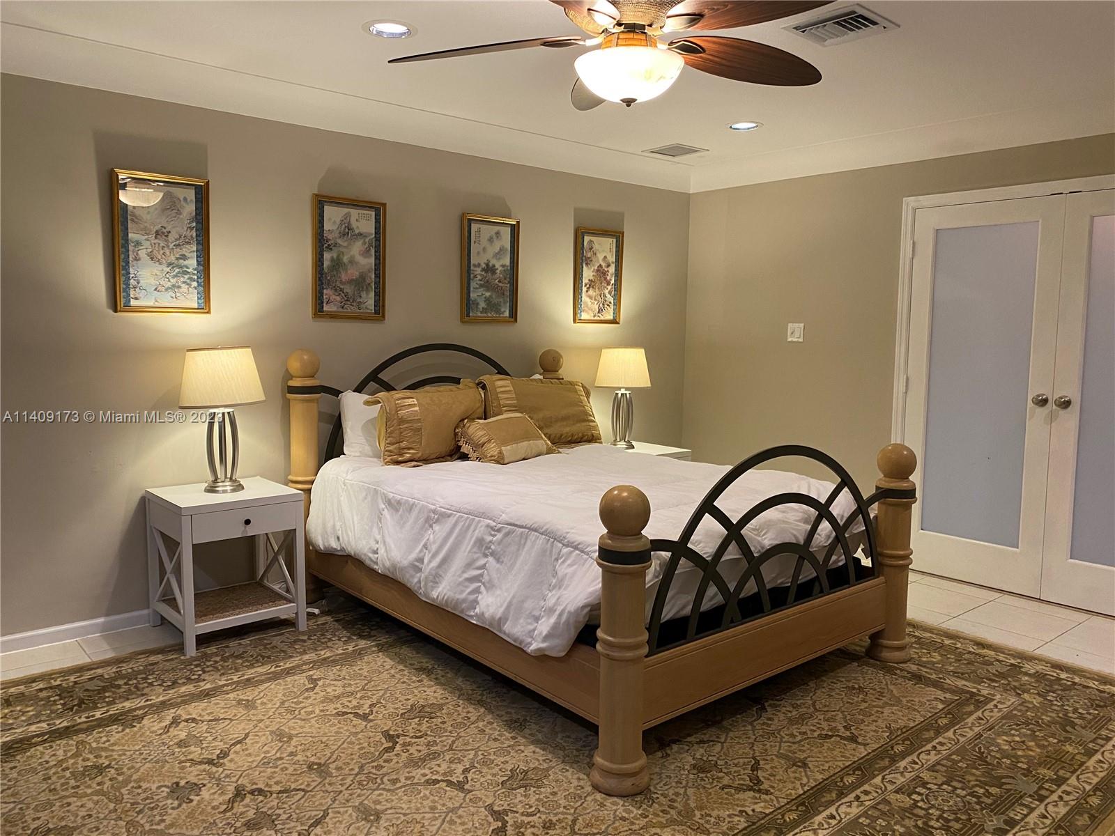 VENETIAN ISLES 1ST SEC - Residential