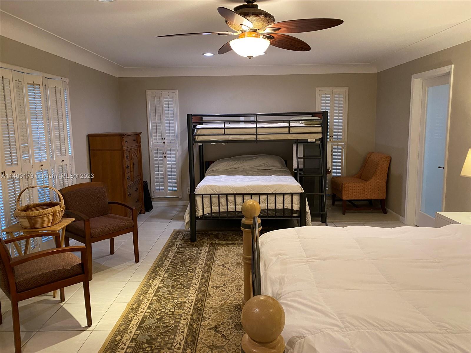 VENETIAN ISLES 1ST SEC - Residential