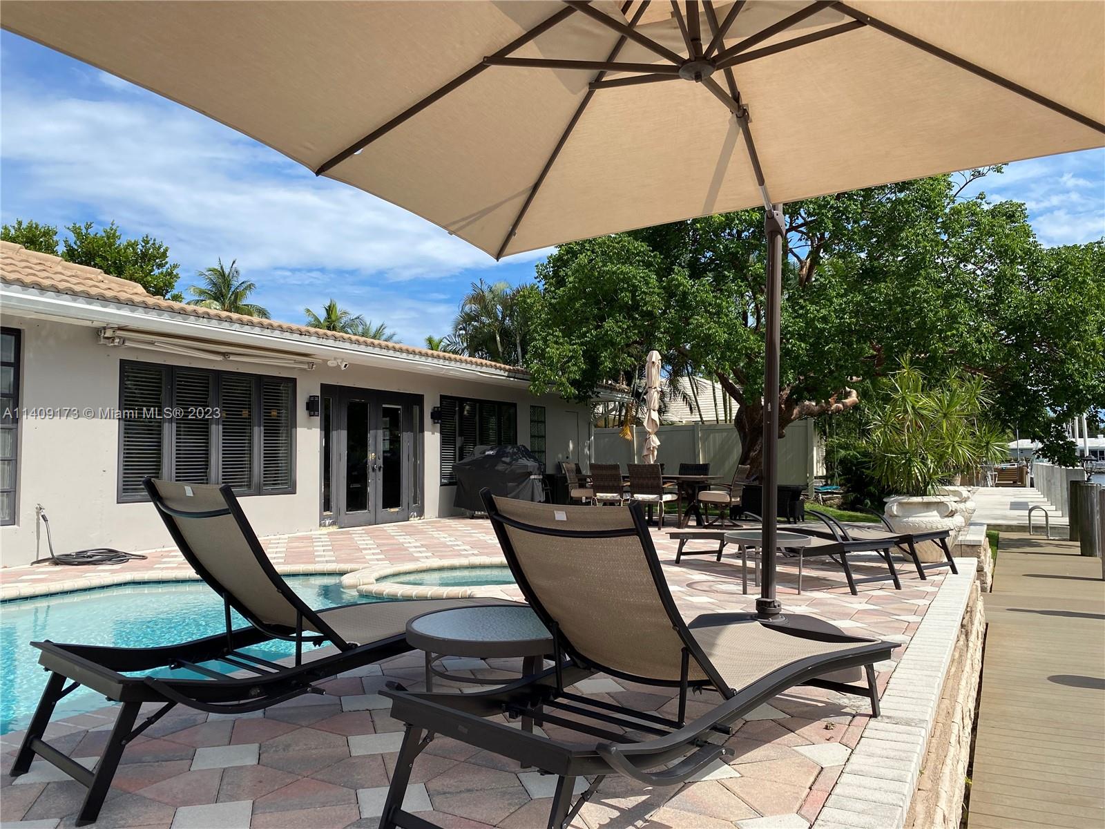 VENETIAN ISLES 1ST SEC - Residential