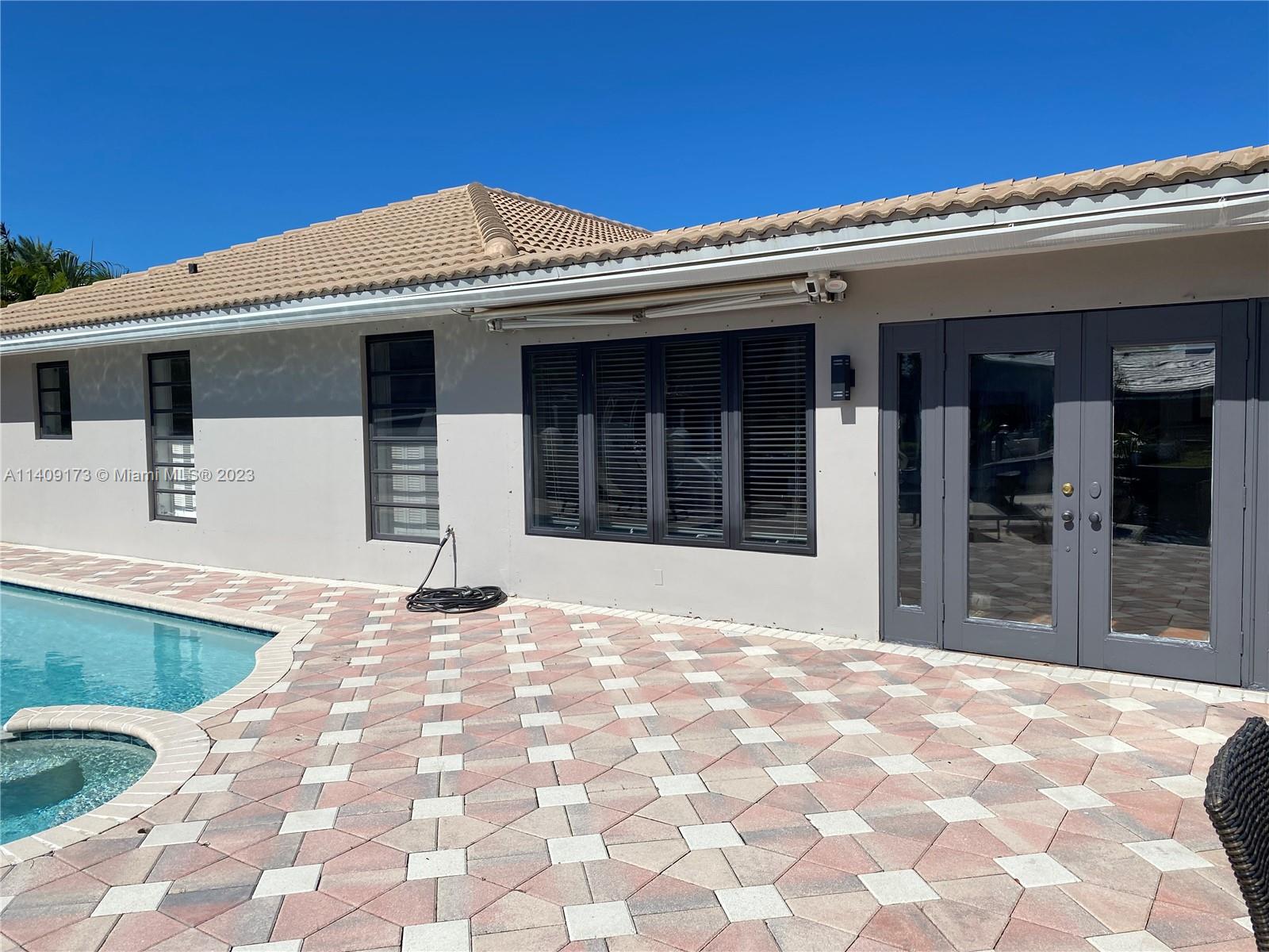 VENETIAN ISLES 1ST SEC - Residential