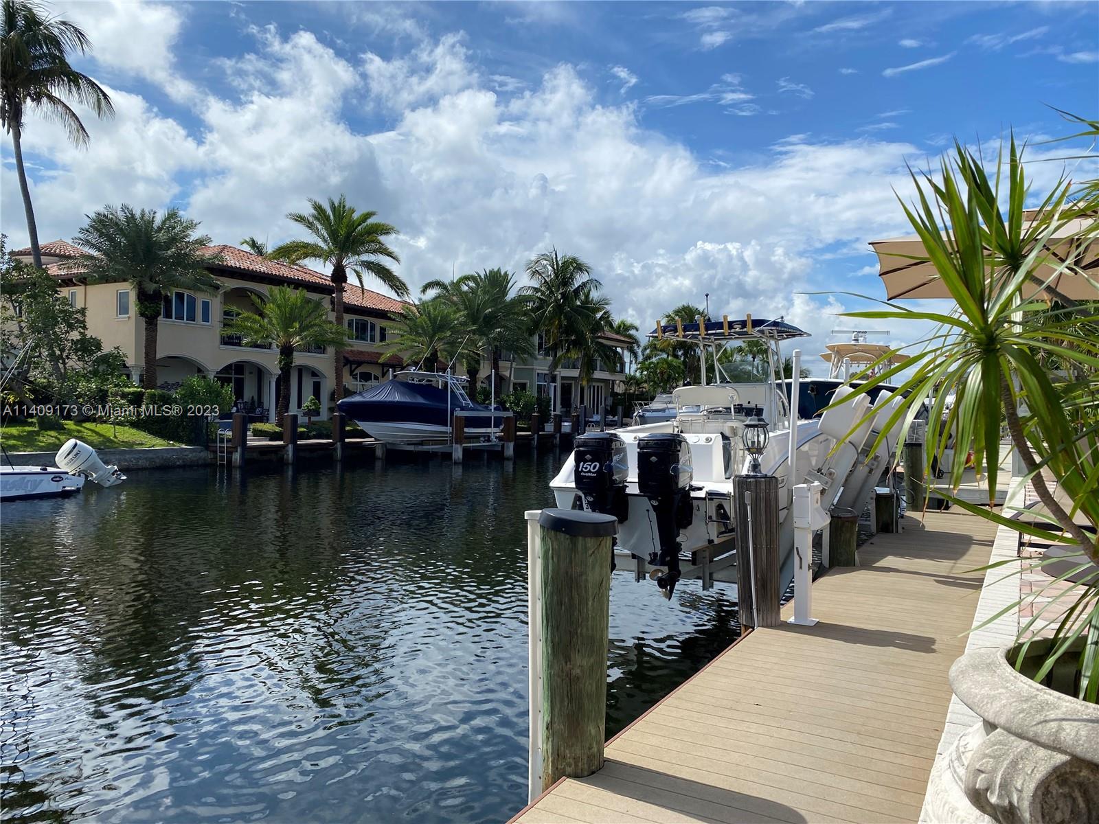 VENETIAN ISLES 1ST SEC - Residential