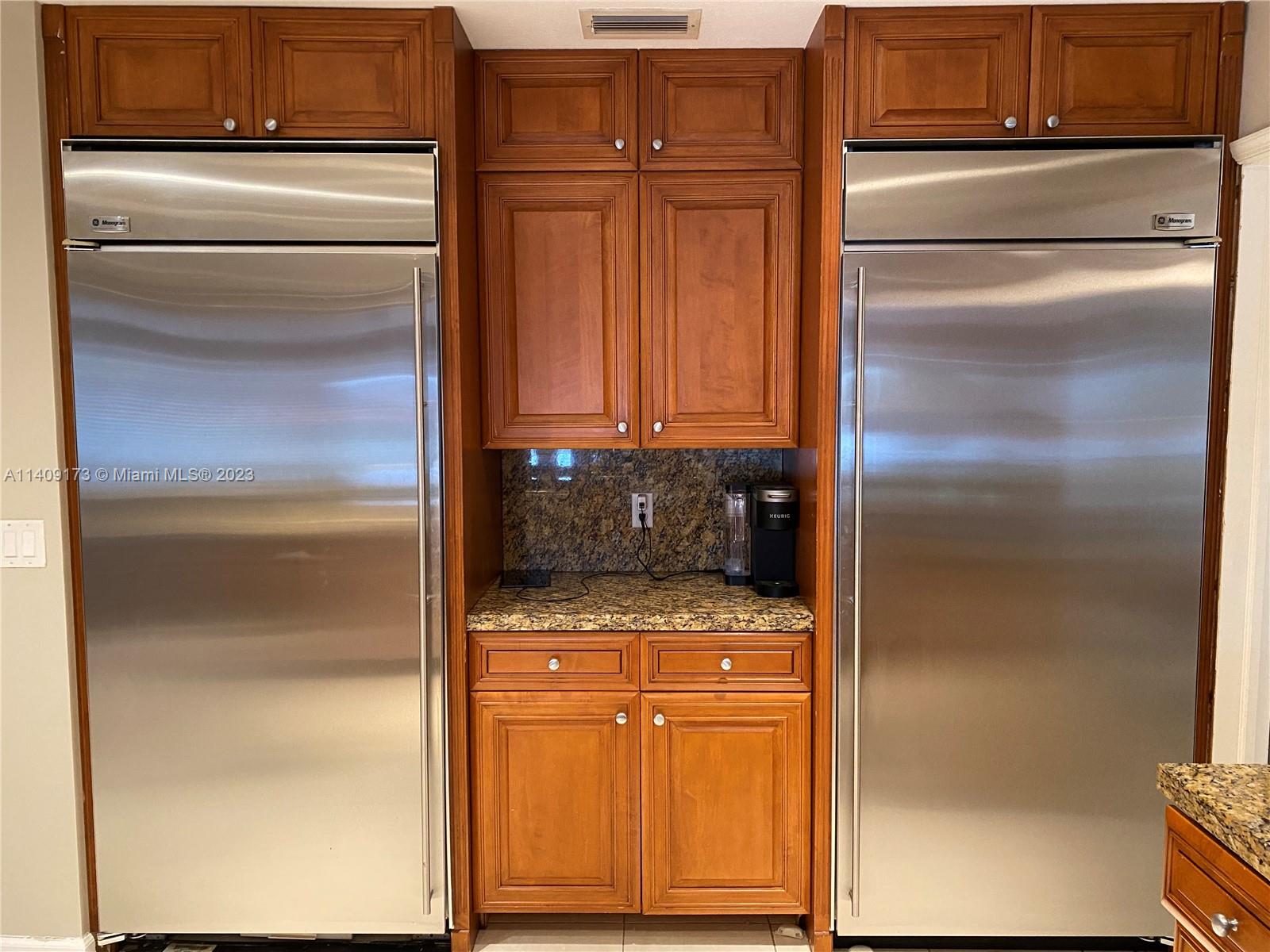 VENETIAN ISLES 1ST SEC - Residential