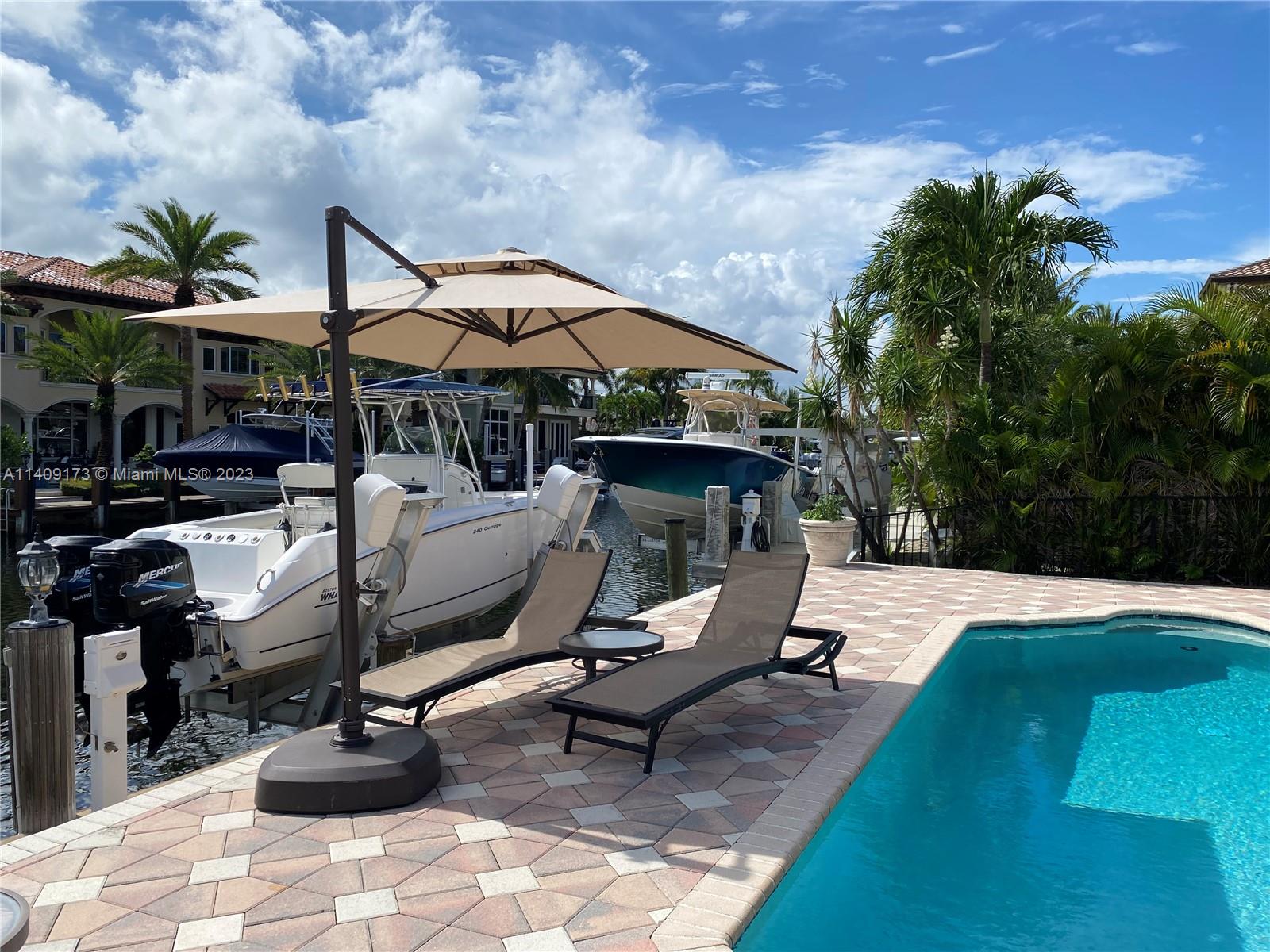 VENETIAN ISLES 1ST SEC - Residential