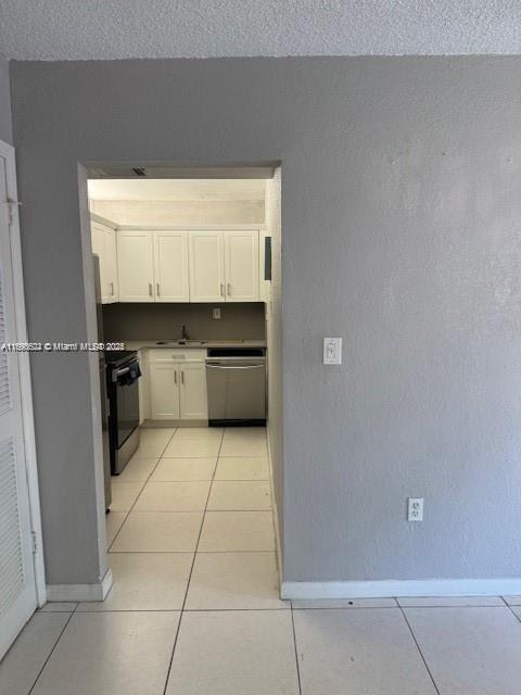 LAKEVIEW GARDENS AT MIAMI - Residential Lease