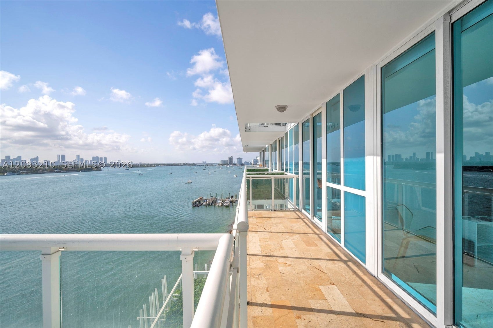 520 West Ave 803