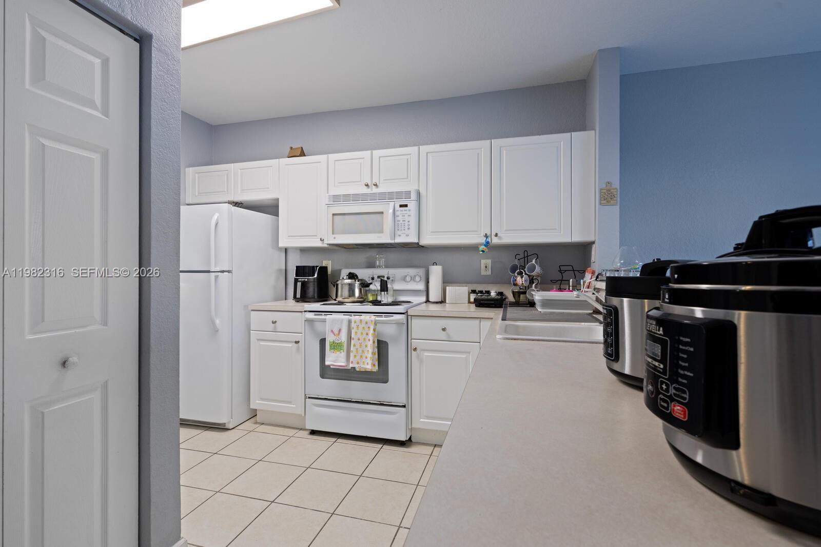 VILLAS AT CARMEL CONDO NO - Residential