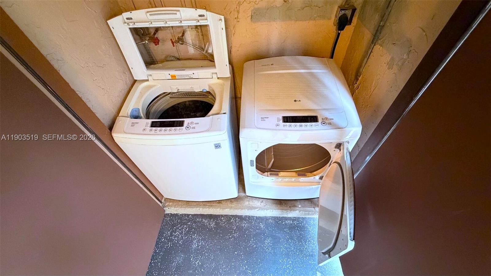 PALM POINT SEC 1 - Residential