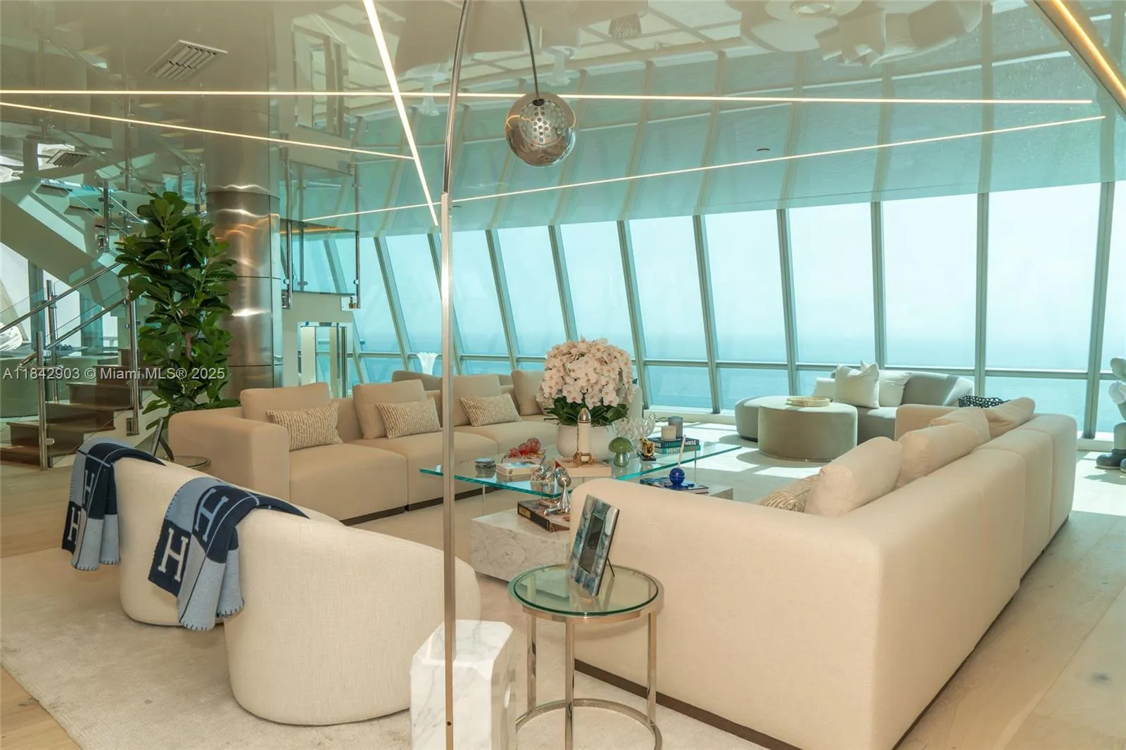 Sunny Isles Beach, Florida 33160, United States, 6 Bedrooms Bedrooms, ,8 BathroomsBathrooms,Residential,Active,176045