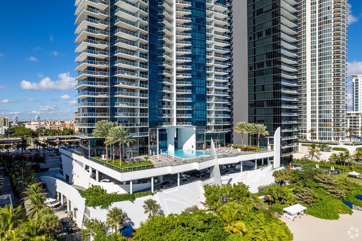 JADE OCEAN CONDO - Residential