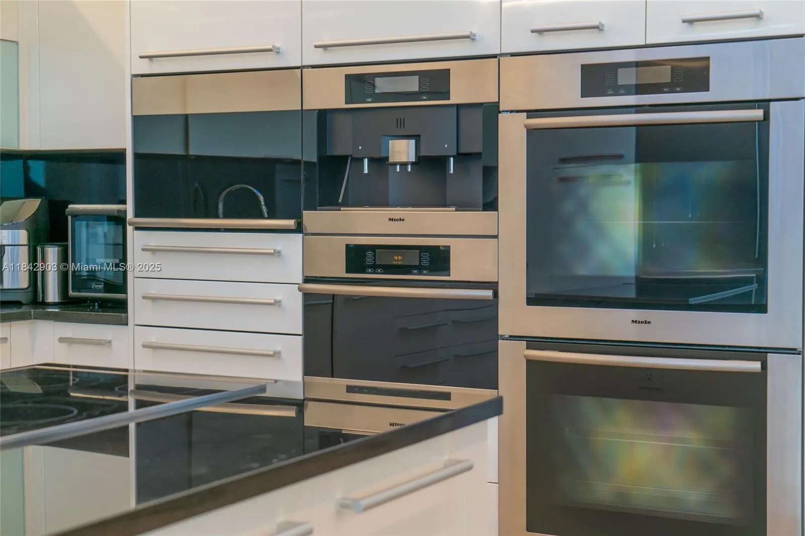 Sunny Isles Beach, Florida 33160, United States, 6 Bedrooms Bedrooms, ,8 BathroomsBathrooms,Residential,Active,176045