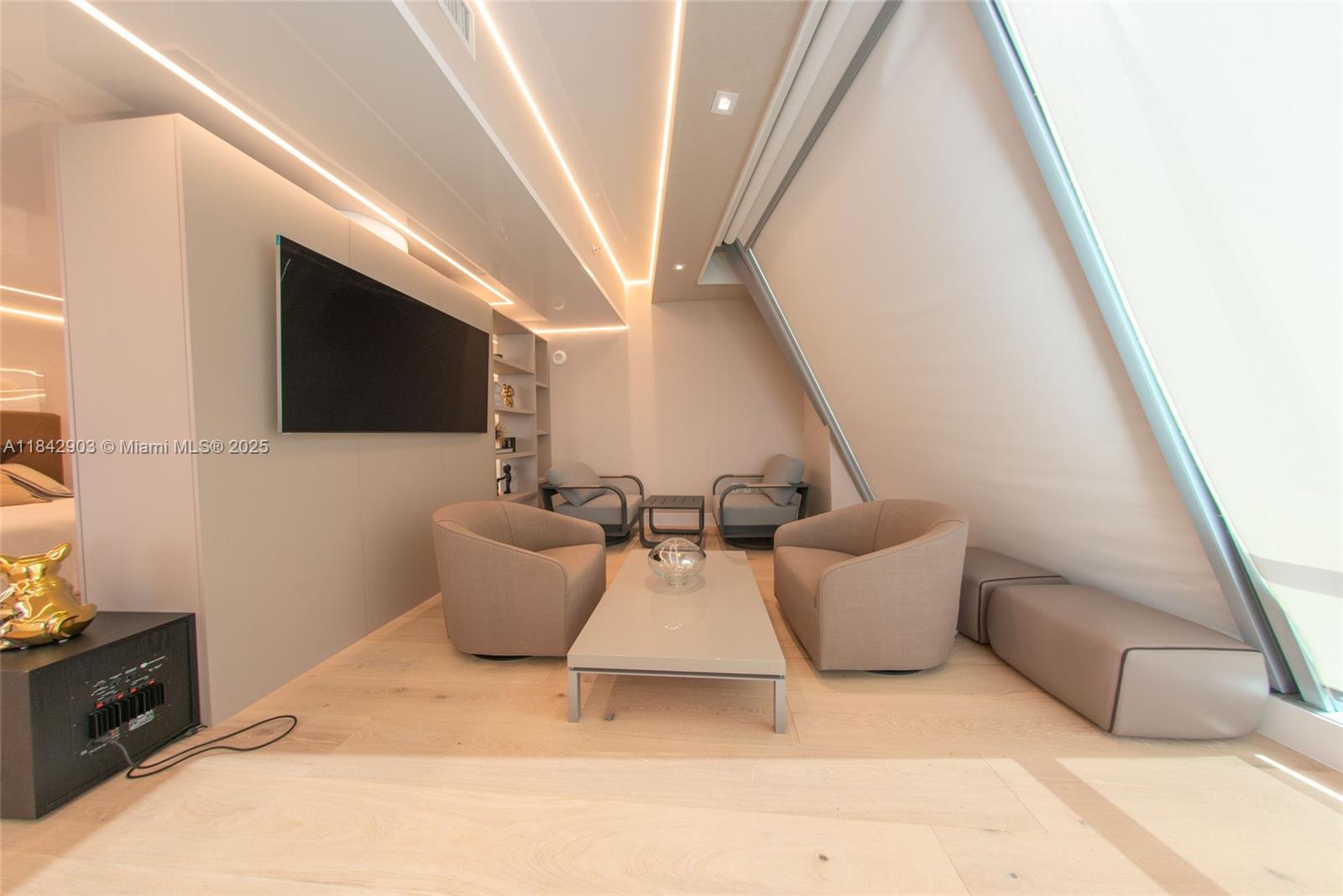 JADE OCEAN CONDO - Residential